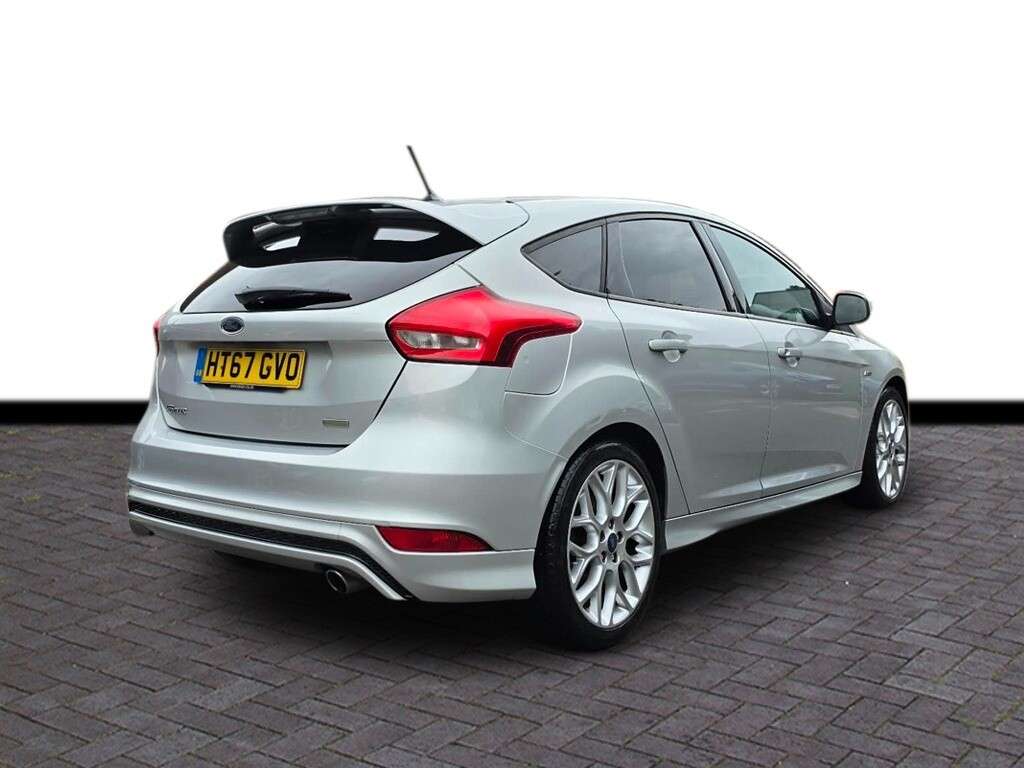 A 2018 FORD FOCUS 1.5T EcoBoost ST-Line Hatchback 5dr Petrol Manual Euro 6 (s/s) (150 ps) 6 m A 2018 FORD FOCUS 1.5T EcoBoost ST-Line Hatchback 5dr Petrol Manual Euro 6 (s/s) (150 ps) 6 m