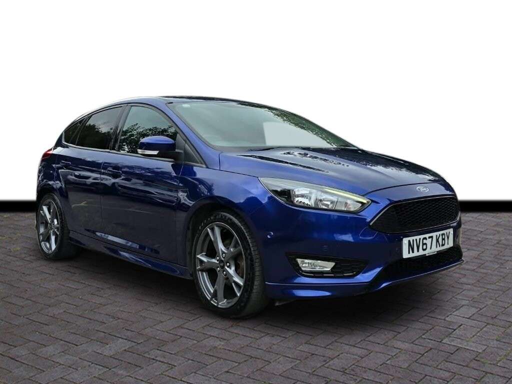 A 2018 FORD FOCUS 1.0T EcoBoost ST-Line Hatchback 5dr Petrol Manual Euro 6 (s/s) (140 ps) 6 m A 2018 FORD FOCUS 1.0T EcoBoost ST-Line Hatchback 5dr Petrol Manual Euro 6 (s/s) (140 ps) 6 m