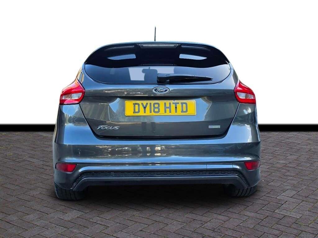 A 2018 FORD FOCUS 1.0T EcoBoost ST-Line Hatchback 5dr Petrol Manual Euro 6 (s/s) (140 ps) 6 m A 2018 FORD FOCUS 1.0T EcoBoost ST-Line Hatchback 5dr Petrol Manual Euro 6 (s/s) (140 ps) 6 m