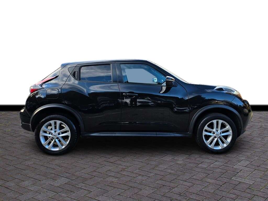 A 2017 NISSAN JUKE 1.2 DIG-T N-Connecta SUV 5dr Petrol Manual Euro 6 (s/s) (115 ps) 6 months w A 2017 NISSAN JUKE 1.2 DIG-T N-Connecta SUV 5dr Petrol Manual Euro 6 (s/s) (115 ps) 6 months w