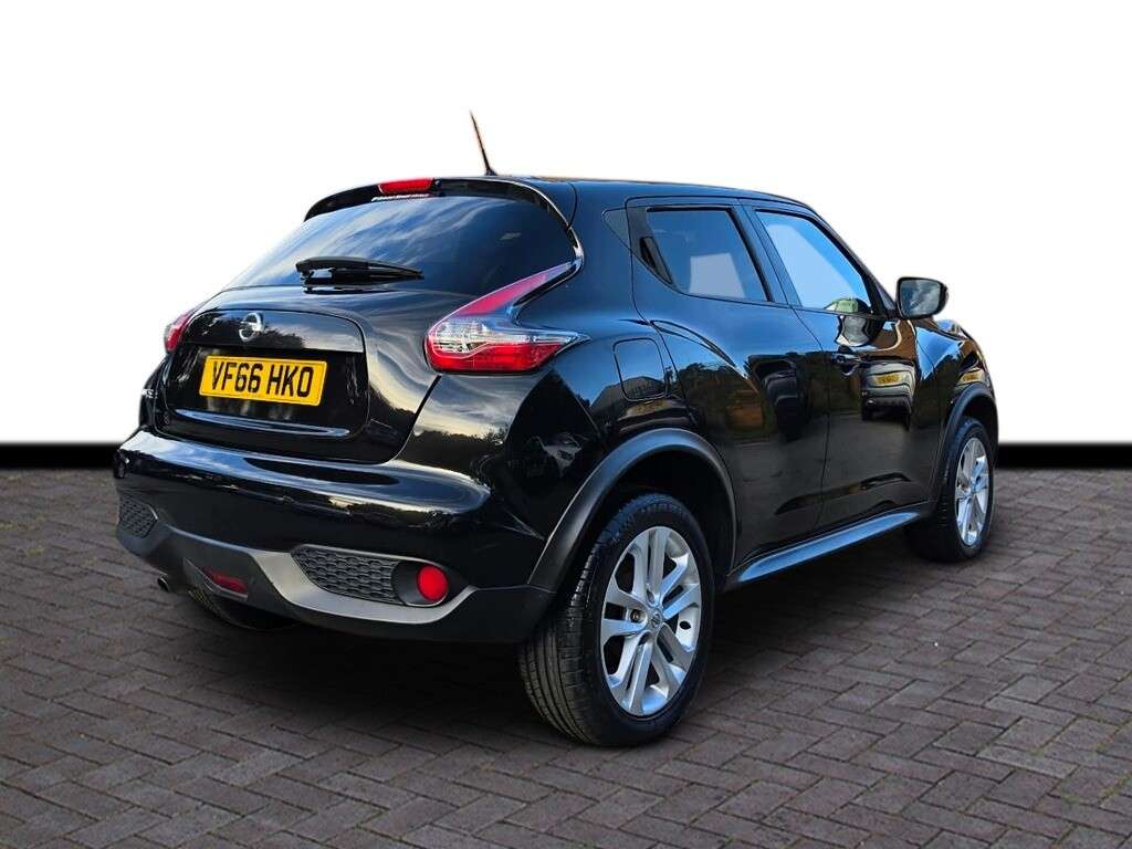A 2017 NISSAN JUKE 1.2 DIG-T N-Connecta SUV 5dr Petrol Manual Euro 6 (s/s) (115 ps) 6 months w A 2017 NISSAN JUKE 1.2 DIG-T N-Connecta SUV 5dr Petrol Manual Euro 6 (s/s) (115 ps) 6 months w