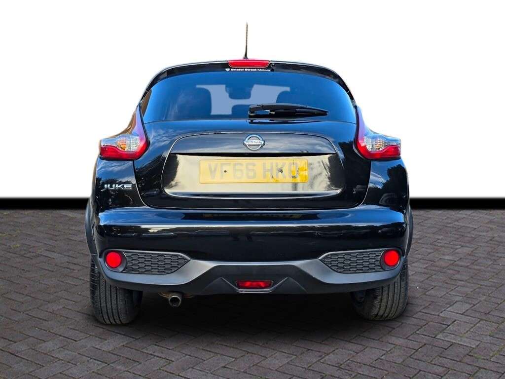 A 2017 NISSAN JUKE 1.2 DIG-T N-Connecta SUV 5dr Petrol Manual Euro 6 (s/s) (115 ps) 6 months w A 2017 NISSAN JUKE 1.2 DIG-T N-Connecta SUV 5dr Petrol Manual Euro 6 (s/s) (115 ps) 6 months w