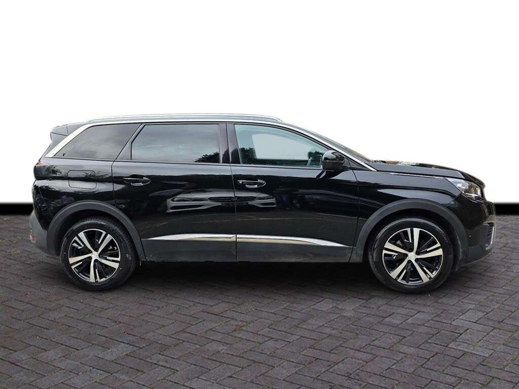 A 2019 PEUGEOT 5008 1.5 BlueHDi Allure SUV 5dr Diesel EAT Euro 6 (s/s) (130 ps) 6 months warran A 2019 PEUGEOT 5008 1.5 BlueHDi Allure SUV 5dr Diesel EAT Euro 6 (s/s) (130 ps) 6 months warran