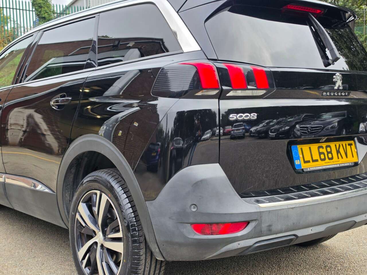 2019 PEUGEOT 5008 2019 PEUGEOT 5008