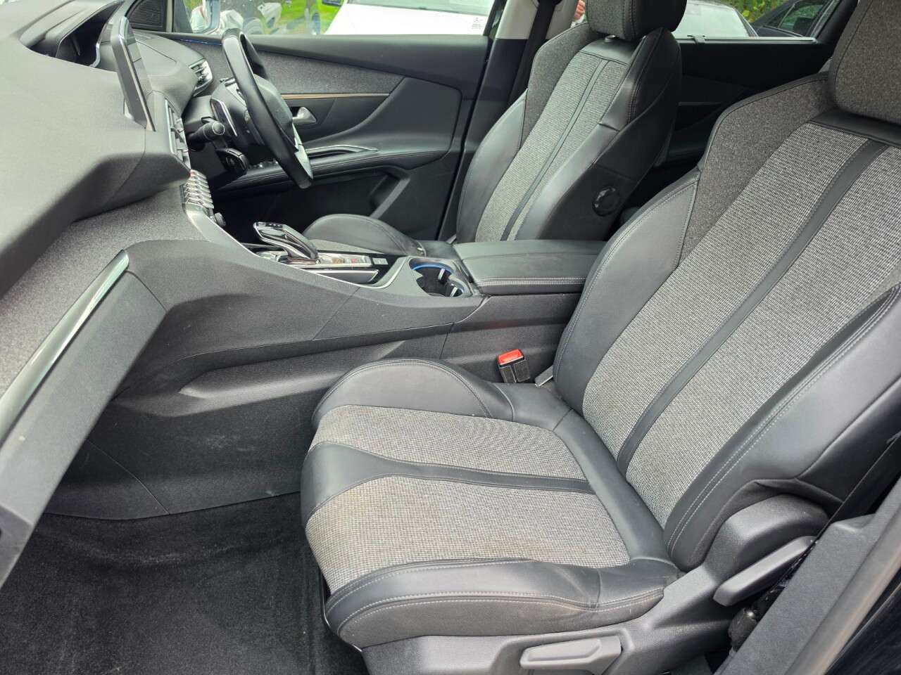 2019 PEUGEOT 5008 2019 PEUGEOT 5008