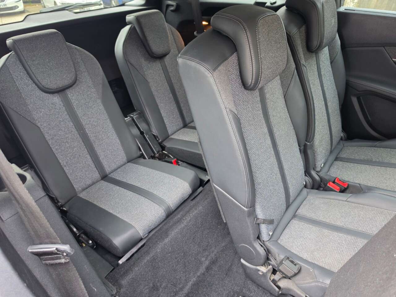 2019 PEUGEOT 5008 2019 PEUGEOT 5008