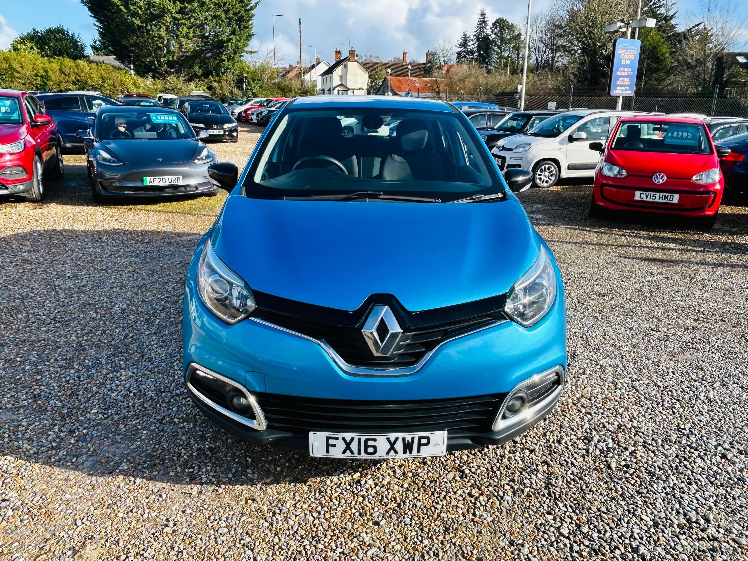 A 2016 RENAULT CAPTUR 1.5 dCi ENERGY Dynamique Nav SUV 5dr Diesel Manual Euro 6 (s/s) (90 ps) A 2016 RENAULT CAPTUR 1.5 dCi ENERGY Dynamique Nav SUV 5dr Diesel Manual Euro 6 (s/s) (90 ps)