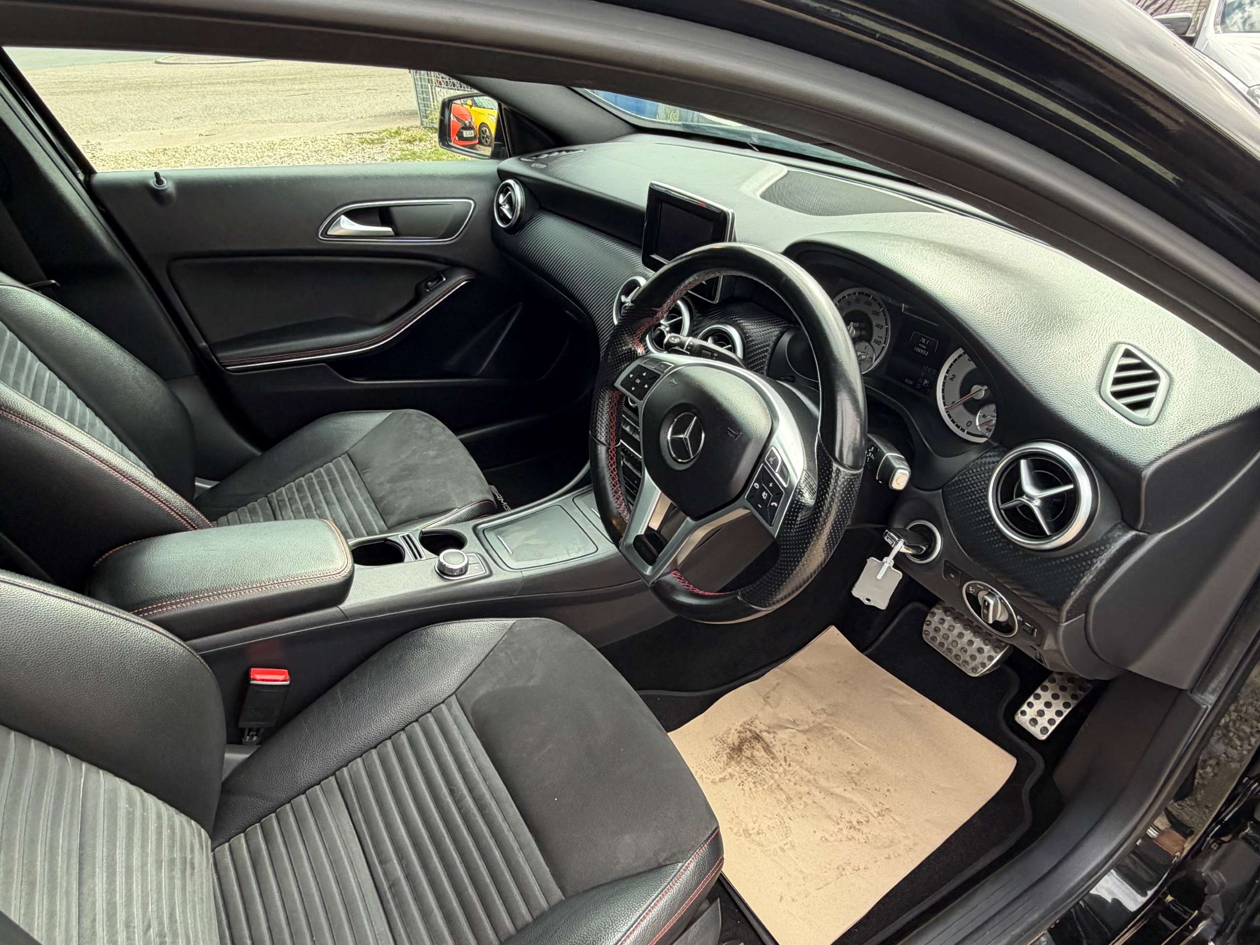 A 2015 MERCEDES-BENZ A CLASS 1.5 A180 CDI AMG Sport Hatchback 5dr Diesel 7G-DCT Euro 6 (s/s) (109 ps) A 2015 MERCEDES-BENZ A CLASS 1.5 A180 CDI AMG Sport Hatchback 5dr Diesel 7G-DCT Euro 6 (s/s) (109 ps)