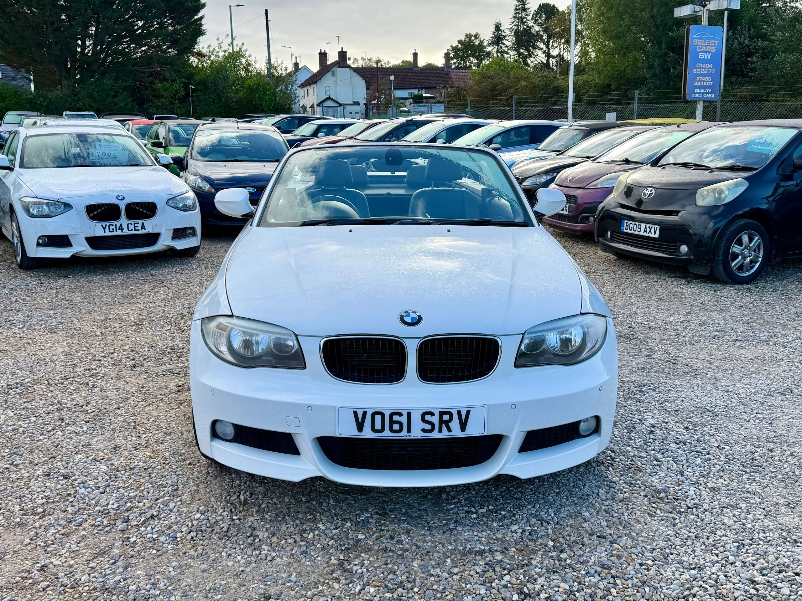 A 2011 BMW 1 SERIES 2.0 118d M Sport Convertible 2dr Diesel Manual Euro 5 (s/s) (143 ps) A 2011 BMW 1 SERIES 2.0 118d M Sport Convertible 2dr Diesel Manual Euro 5 (s/s) (143 ps)