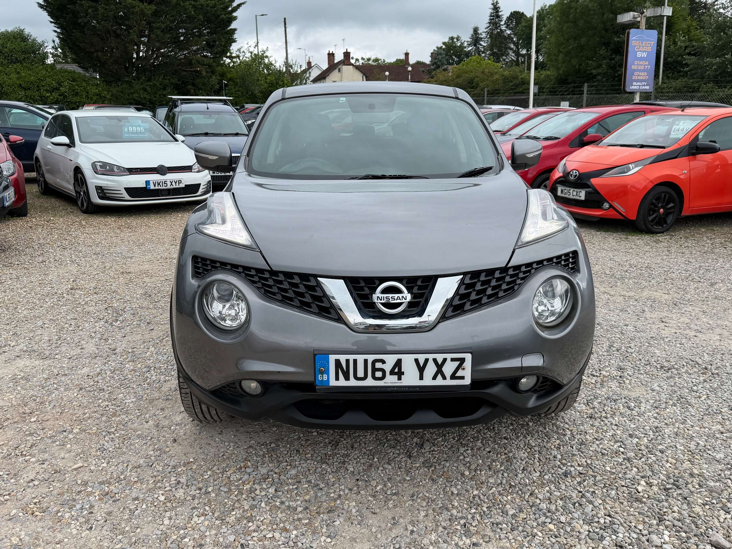 A 2014 NISSAN JUKE 1.5 dCi 8v Acenta SUV 5dr Diesel Manual Euro 5 (s/s) (110 ps) A 2014 NISSAN JUKE 1.5 dCi 8v Acenta SUV 5dr Diesel Manual Euro 5 (s/s) (110 ps)