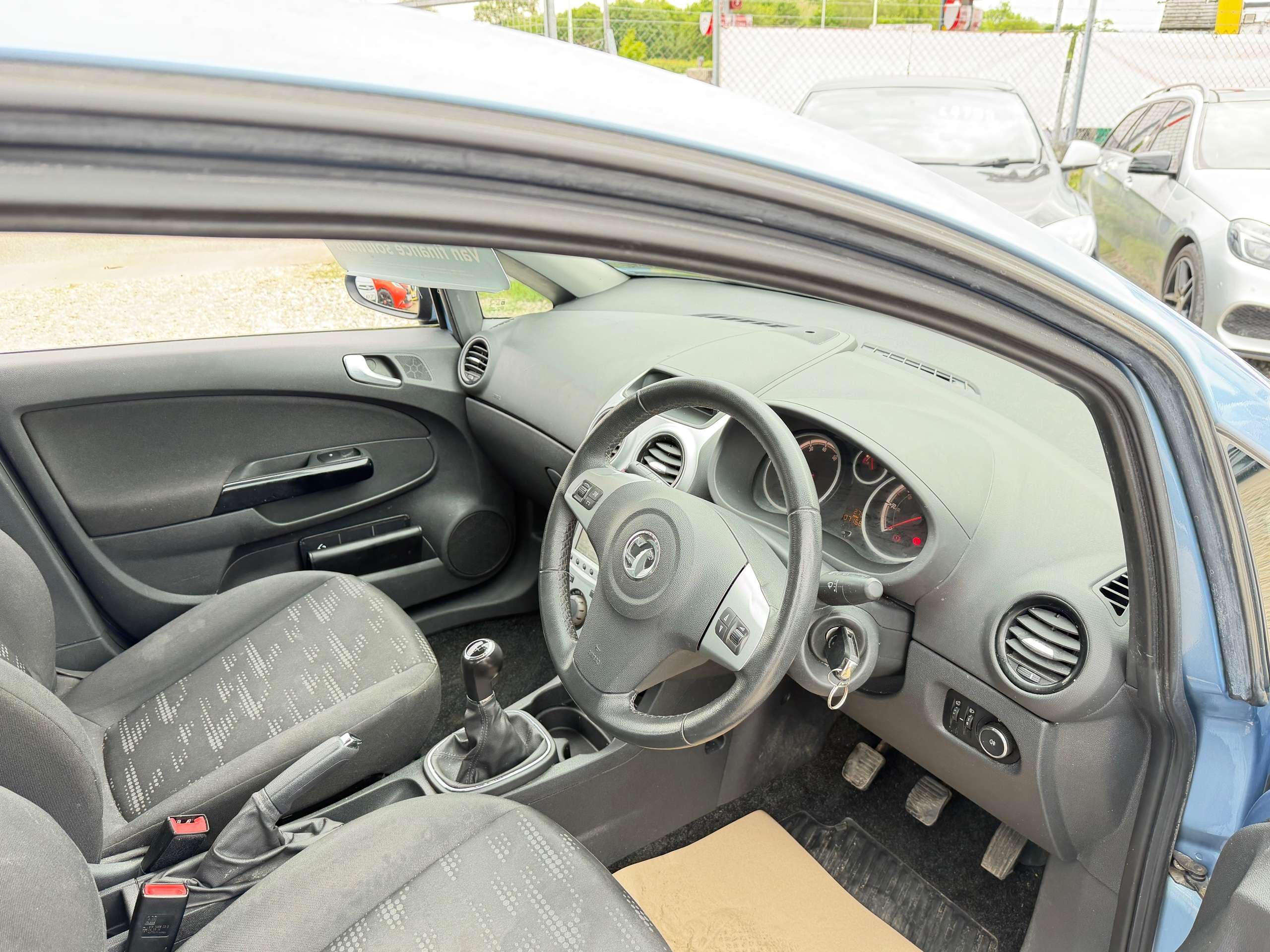 A 2014 VAUXHALL CORSA 1.4 16V Design Hatchback 5dr Petrol Manual Euro 5 (A/C) (100 ps) A 2014 VAUXHALL CORSA 1.4 16V Design Hatchback 5dr Petrol Manual Euro 5 (A/C) (100 ps)