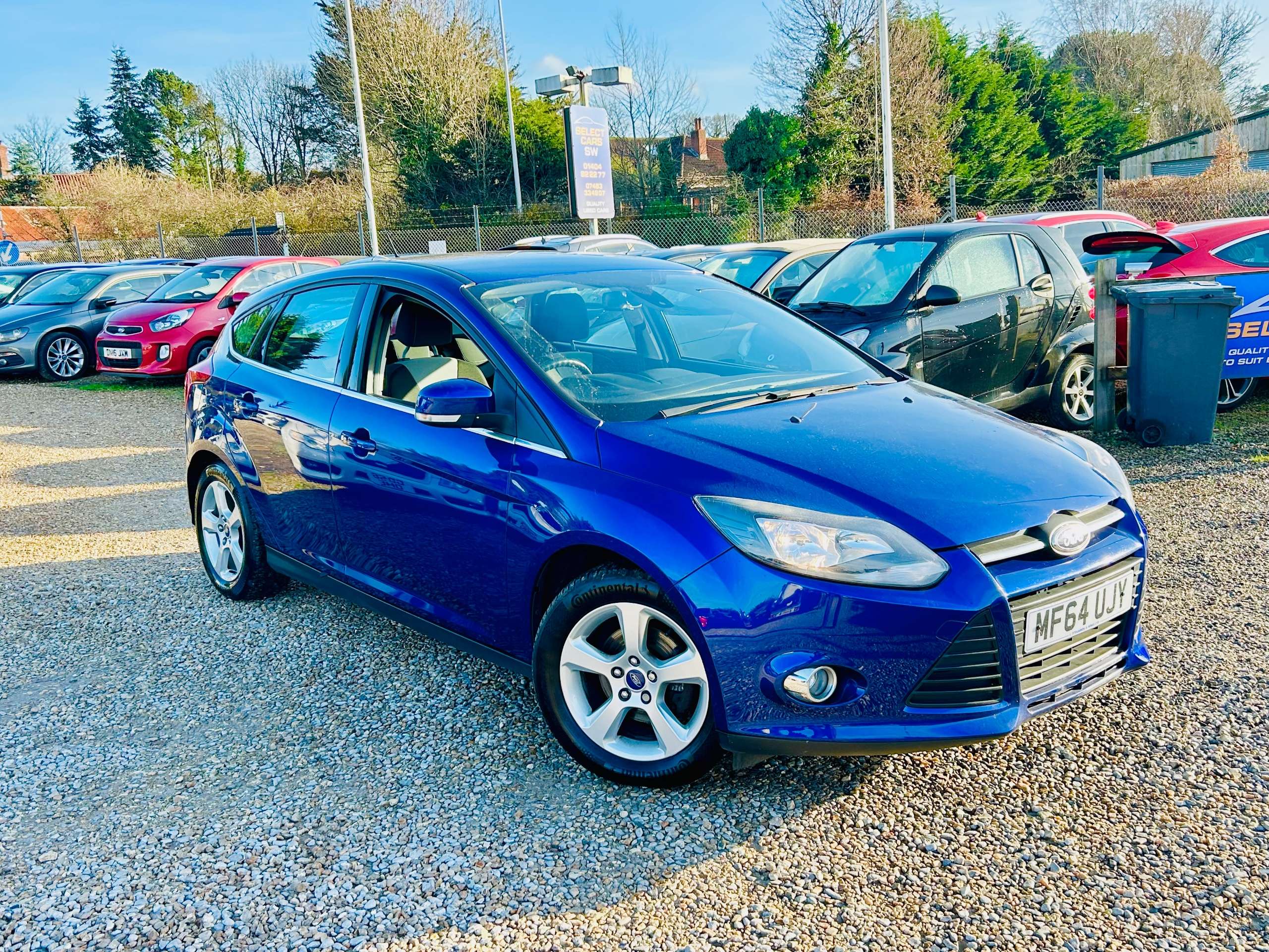 A 2014 FORD FOCUS 1.6 Zetec Navigator Hatchback 5dr Petrol Manual Euro 5 (105 ps) A 2014 FORD FOCUS 1.6 Zetec Navigator Hatchback 5dr Petrol Manual Euro 5 (105 ps)