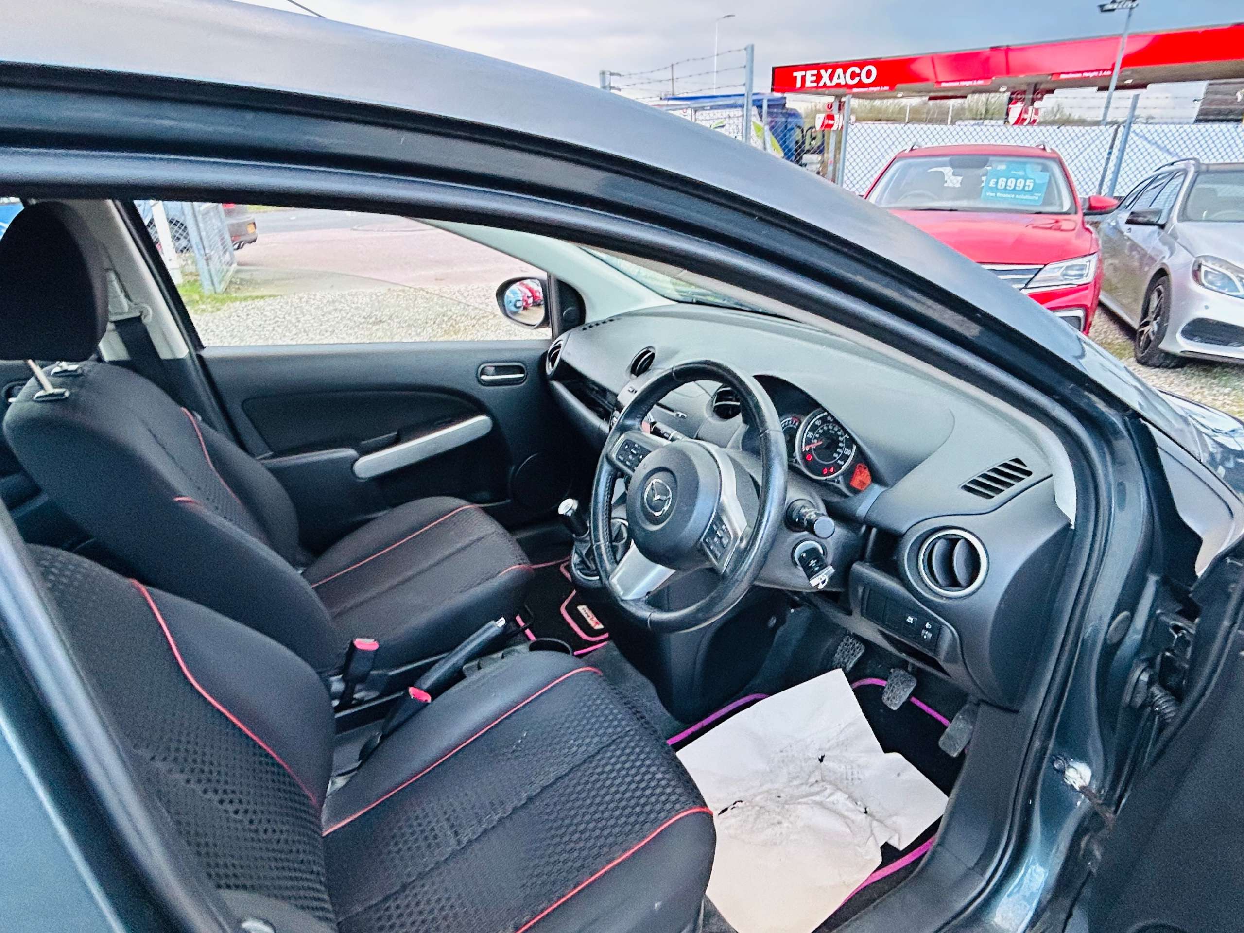 A 2011 MAZDA MAZDA2 1.5 Sport Hatchback 5dr Petrol Manual Euro 5 (102 ps) A 2011 MAZDA MAZDA2 1.5 Sport Hatchback 5dr Petrol Manual Euro 5 (102 ps)