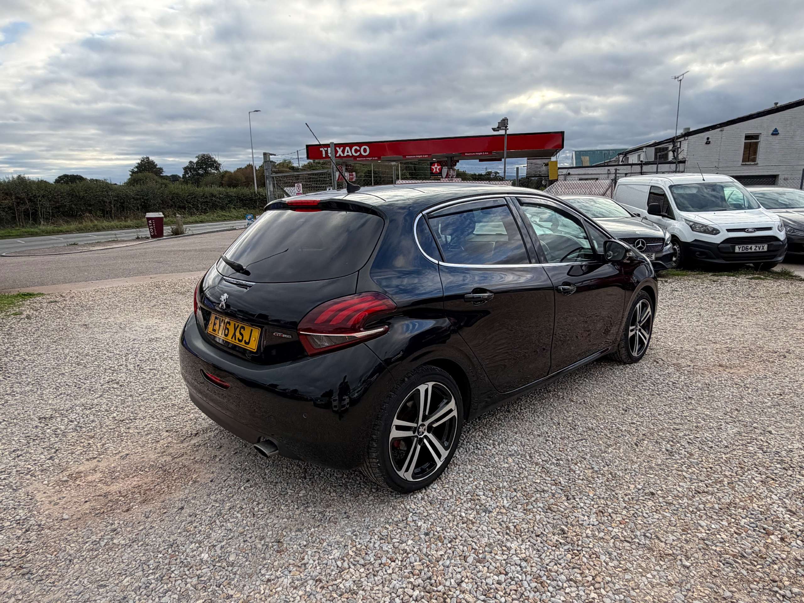 2016 PEUGEOT 208 2016 PEUGEOT 208