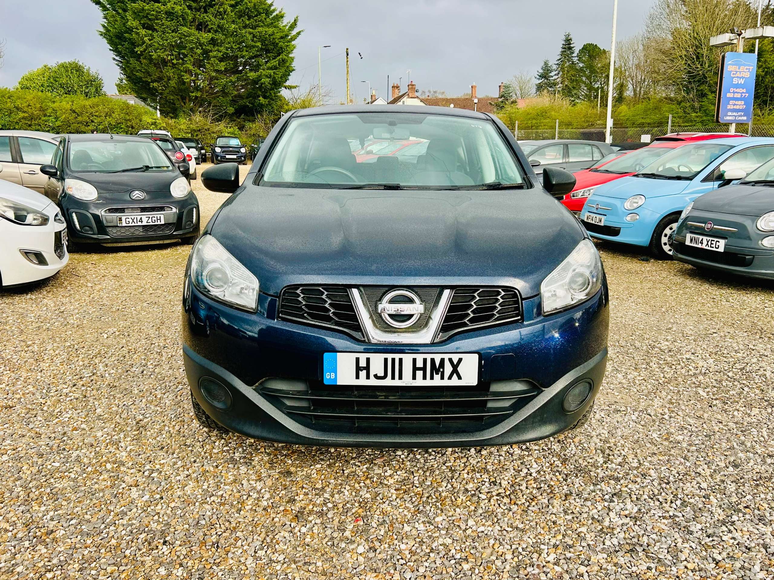 A 2011 NISSAN QASHQAI 1.6 Visia SUV 5dr Petrol Manual 2WD Euro 5 (s/s) (117 ps) A 2011 NISSAN QASHQAI 1.6 Visia SUV 5dr Petrol Manual 2WD Euro 5 (s/s) (117 ps)
