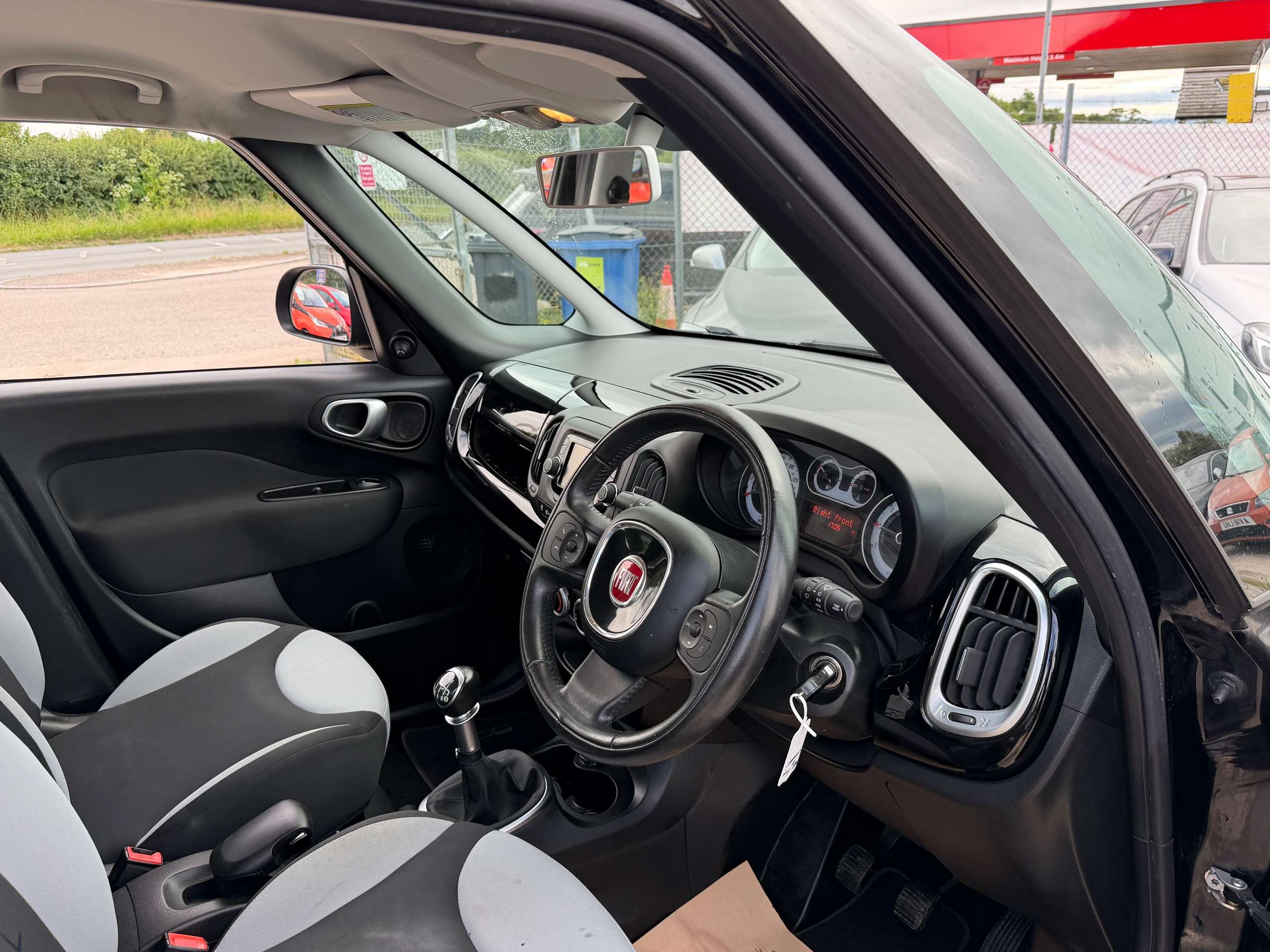 2014 FIAT 500L 2014 FIAT 500L