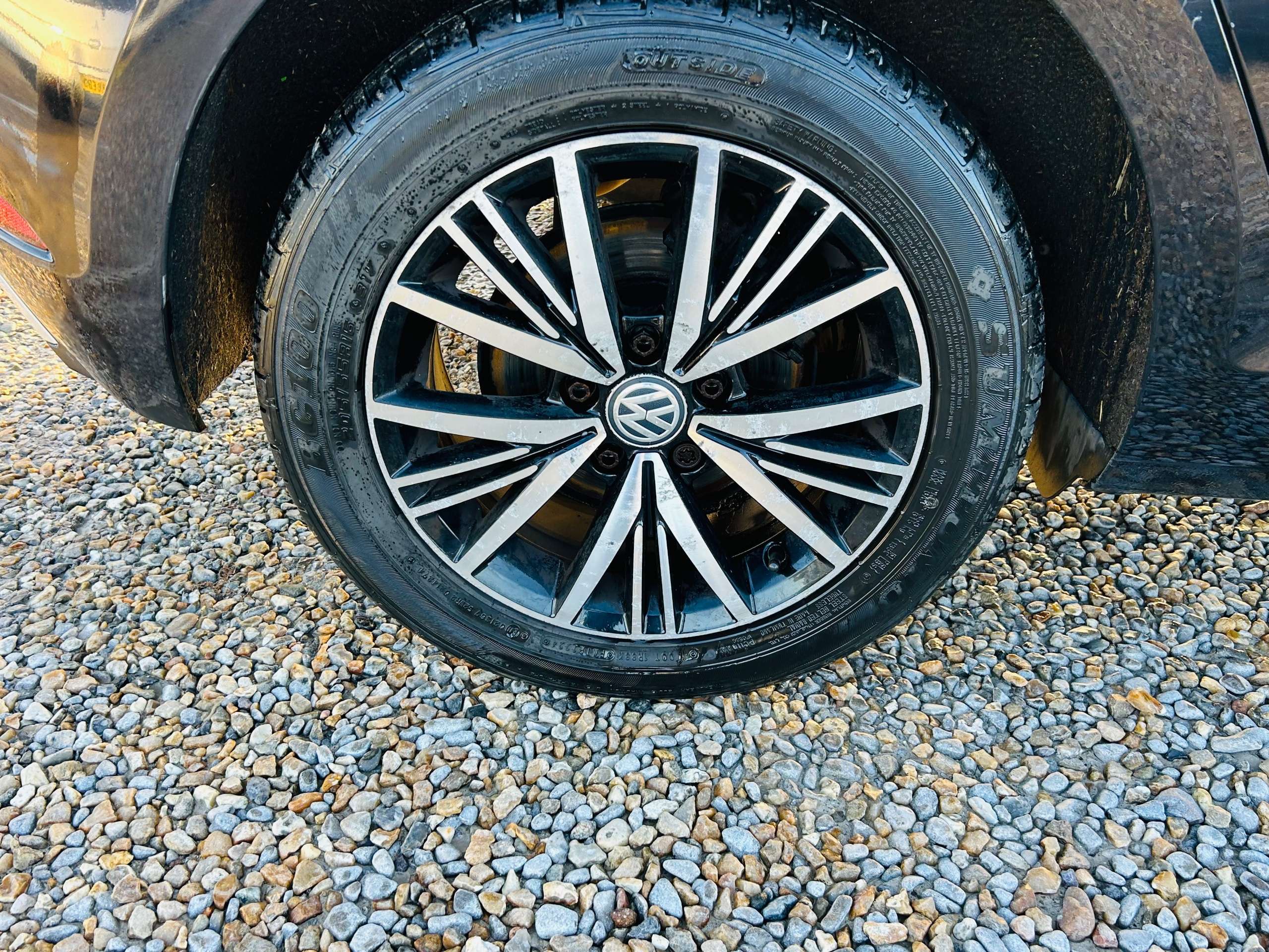 A 2017 VOLKSWAGEN GOLF 1.6 TDI SE Nav Hatchback 5dr Diesel Manual Euro 6 (s/s) (115 ps) A 2017 VOLKSWAGEN GOLF 1.6 TDI SE Nav Hatchback 5dr Diesel Manual Euro 6 (s/s) (115 ps)