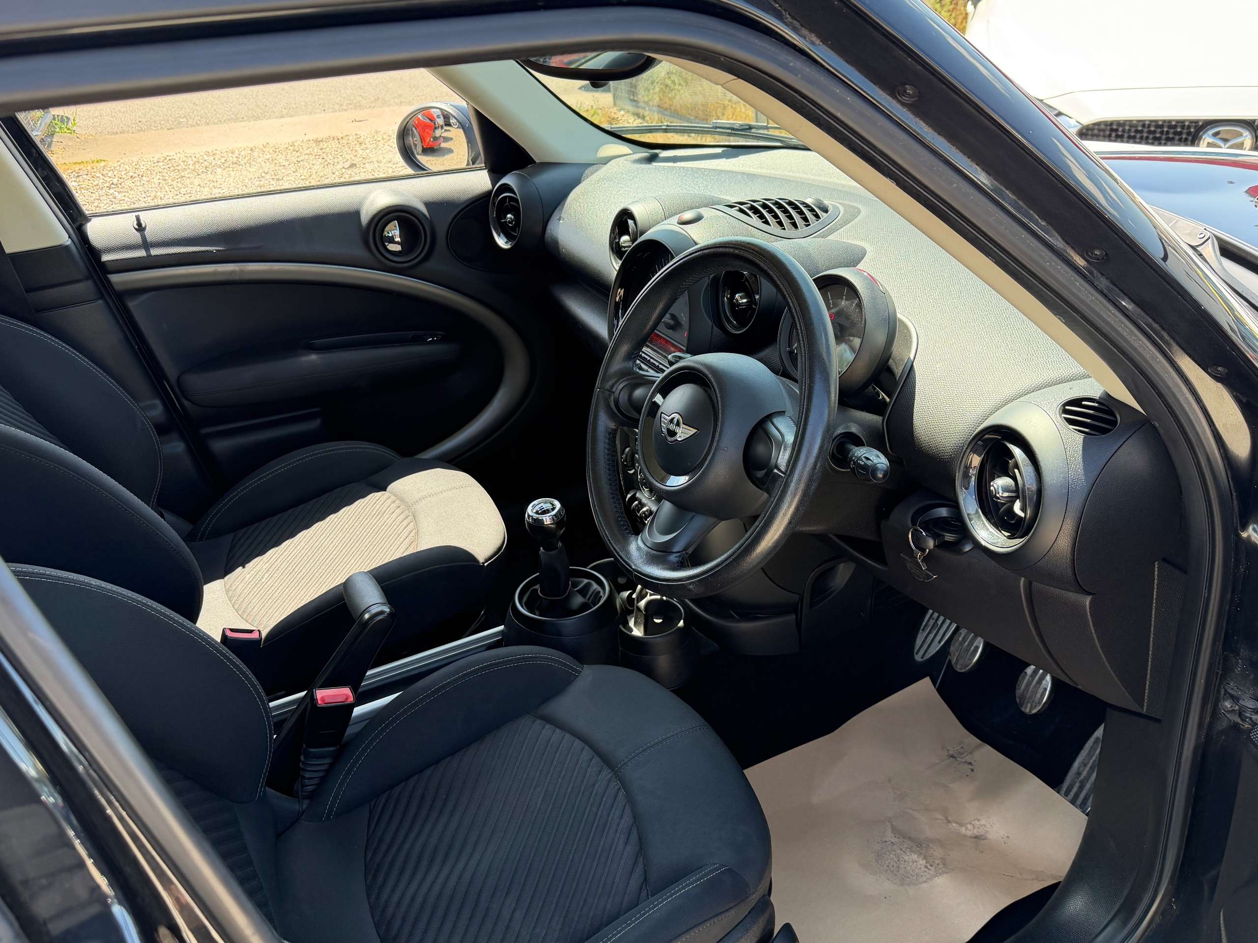 A 2016 MINI COUNTRYMAN 2.0 Cooper SD SUV 5dr Diesel Manual Euro 5 (s/s) (143 ps) A 2016 MINI COUNTRYMAN 2.0 Cooper SD SUV 5dr Diesel Manual Euro 5 (s/s) (143 ps)