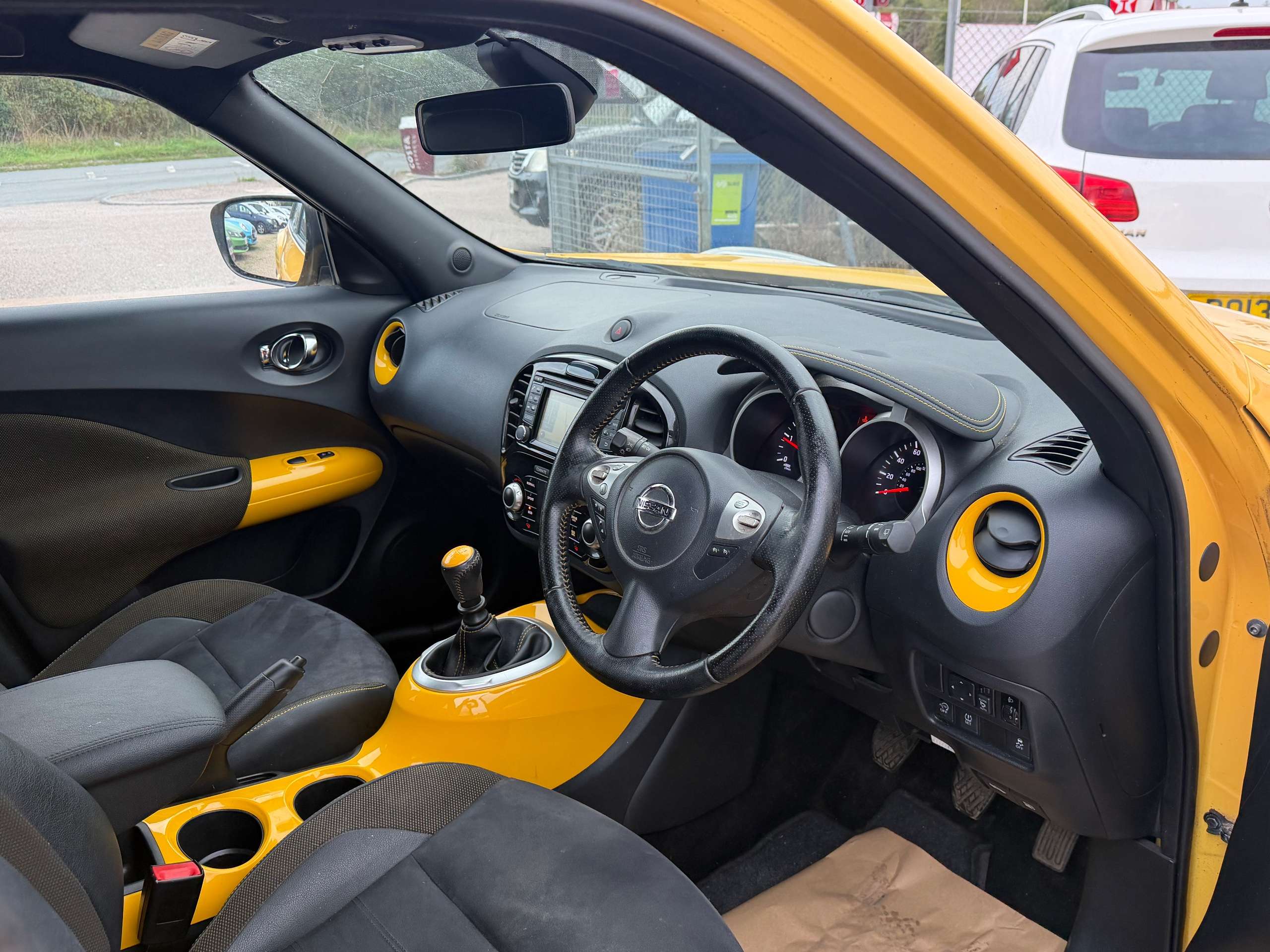 A 2017 NISSAN JUKE 1.5 dCi N-Connecta SUV 5dr Diesel Manual Euro 6 (s/s) (110 ps) A 2017 NISSAN JUKE 1.5 dCi N-Connecta SUV 5dr Diesel Manual Euro 6 (s/s) (110 ps)
