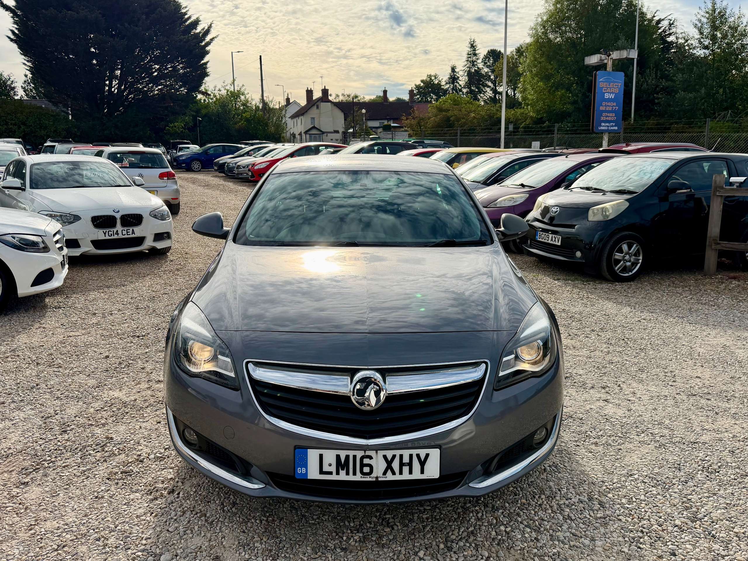 A 2016 VAUXHALL INSIGNIA 1.6 CDTi SRi Nav Hatchback 5dr Diesel Manual Euro 6 (s/s) (136 ps) A 2016 VAUXHALL INSIGNIA 1.6 CDTi SRi Nav Hatchback 5dr Diesel Manual Euro 6 (s/s) (136 ps)