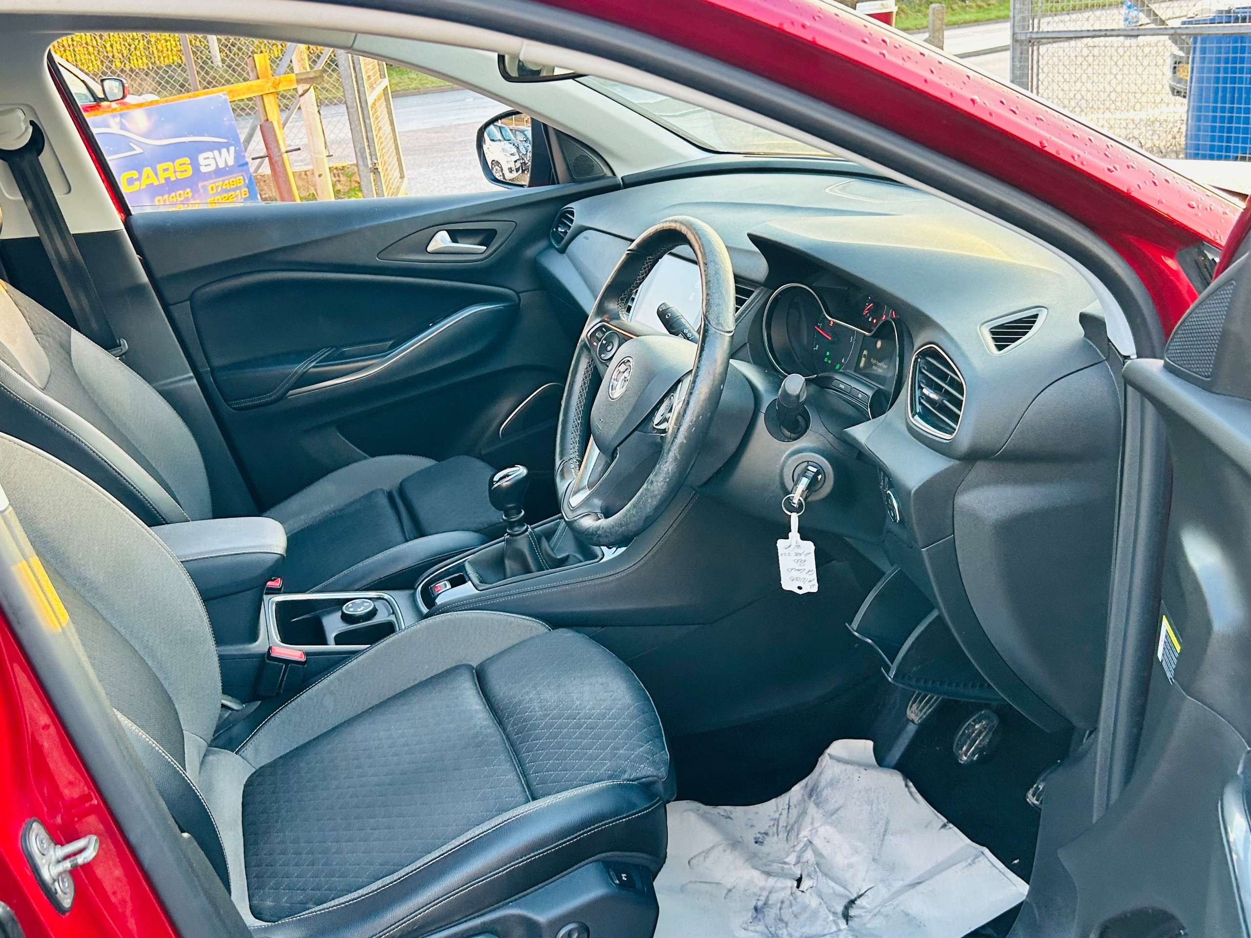 A 2018 VAUXHALL GRANDLAND X 1.5 Turbo D BlueInjection Tech Line Nav SUV 5dr Diesel Manual Euro 6 (s/s) (130 ps) A 2018 VAUXHALL GRANDLAND X 1.5 Turbo D BlueInjection Tech Line Nav SUV 5dr Diesel Manual Euro 6 (s/s) (130 ps)