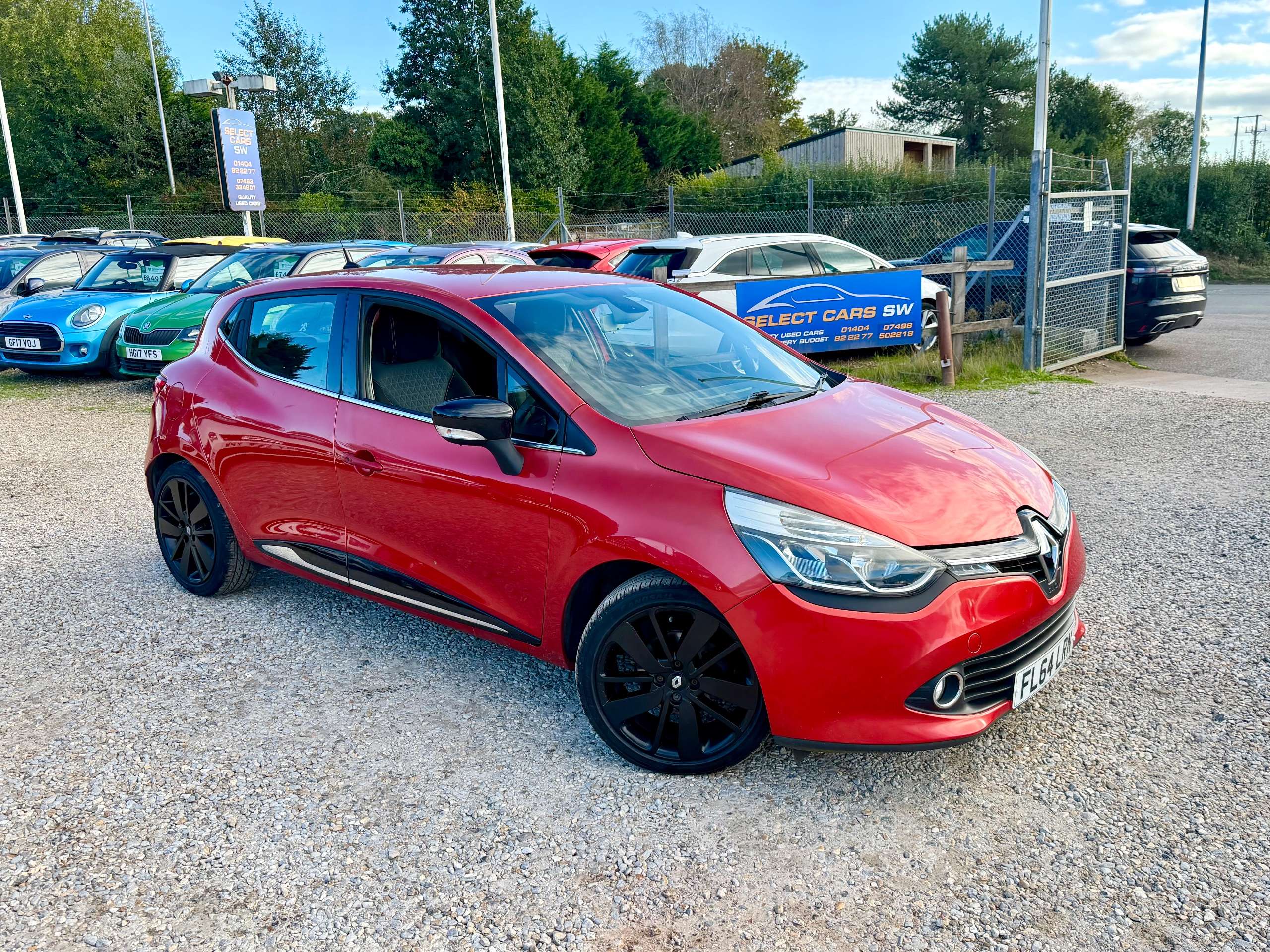 A 2014 RENAULT CLIO 0.9 TCe Dynamique S MediaNav Hatchback 5dr Petrol Manual Euro 5 (s/s) (90 ps) A 2014 RENAULT CLIO 0.9 TCe Dynamique S MediaNav Hatchback 5dr Petrol Manual Euro 5 (s/s) (90 ps)