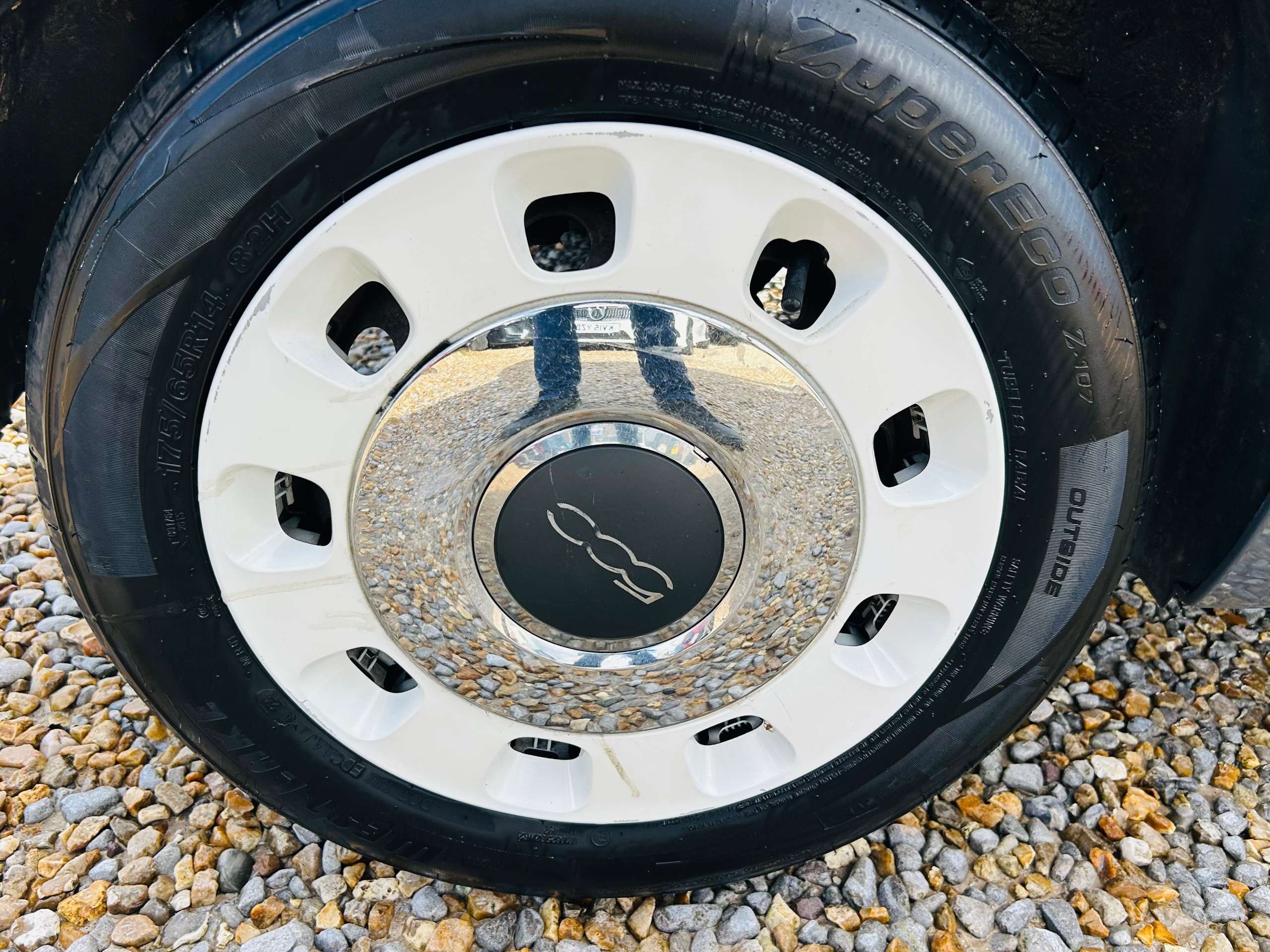 A 2014 FIAT 500 1.2 Colour Therapy Hatchback 3dr Petrol Manual Euro 6 (s/s) (69 bhp) A 2014 FIAT 500 1.2 Colour Therapy Hatchback 3dr Petrol Manual Euro 6 (s/s) (69 bhp)