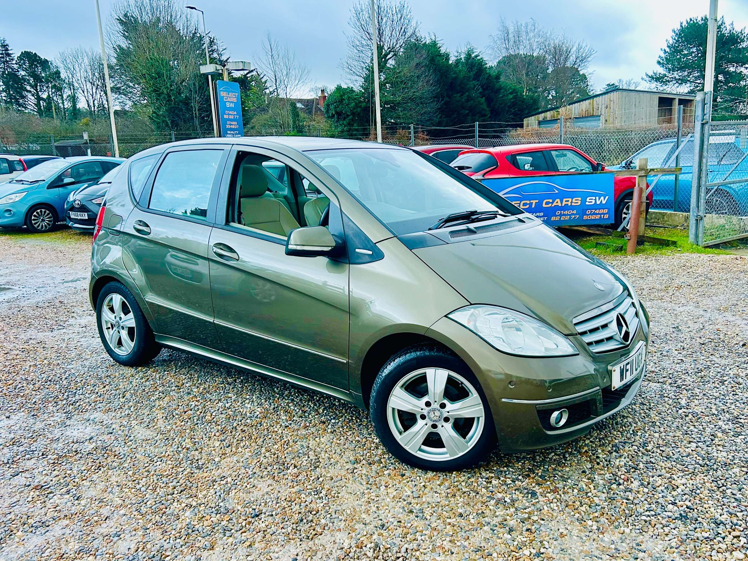 A 2011 MERCEDES-BENZ A CLASS 2.0 A180 CDI Avantgarde SE Hatchback 5dr Diesel CVT (144 g/km, 109 bhp) A 2011 MERCEDES-BENZ A CLASS 2.0 A180 CDI Avantgarde SE Hatchback 5dr Diesel CVT (144 g/km, 109 bhp)