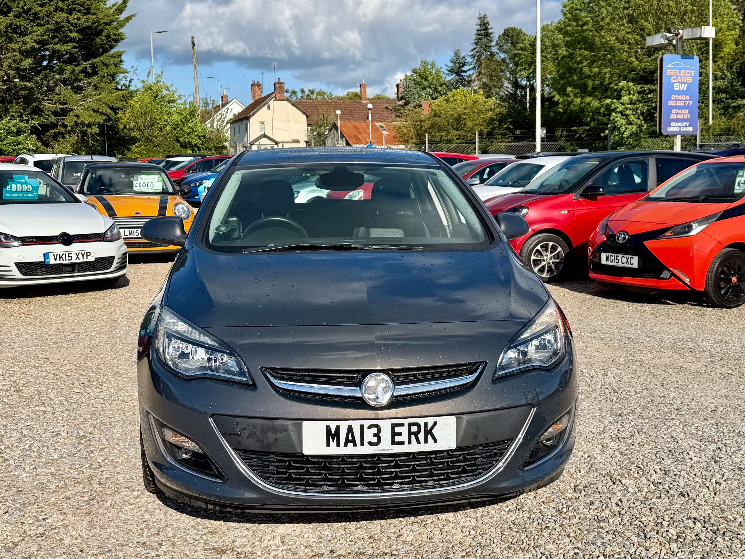 A 2013 VAUXHALL ASTRA 1.6 16v Elite Hatchback 5dr Petrol Manual Euro 5 (115 ps) A 2013 VAUXHALL ASTRA 1.6 16v Elite Hatchback 5dr Petrol Manual Euro 5 (115 ps)