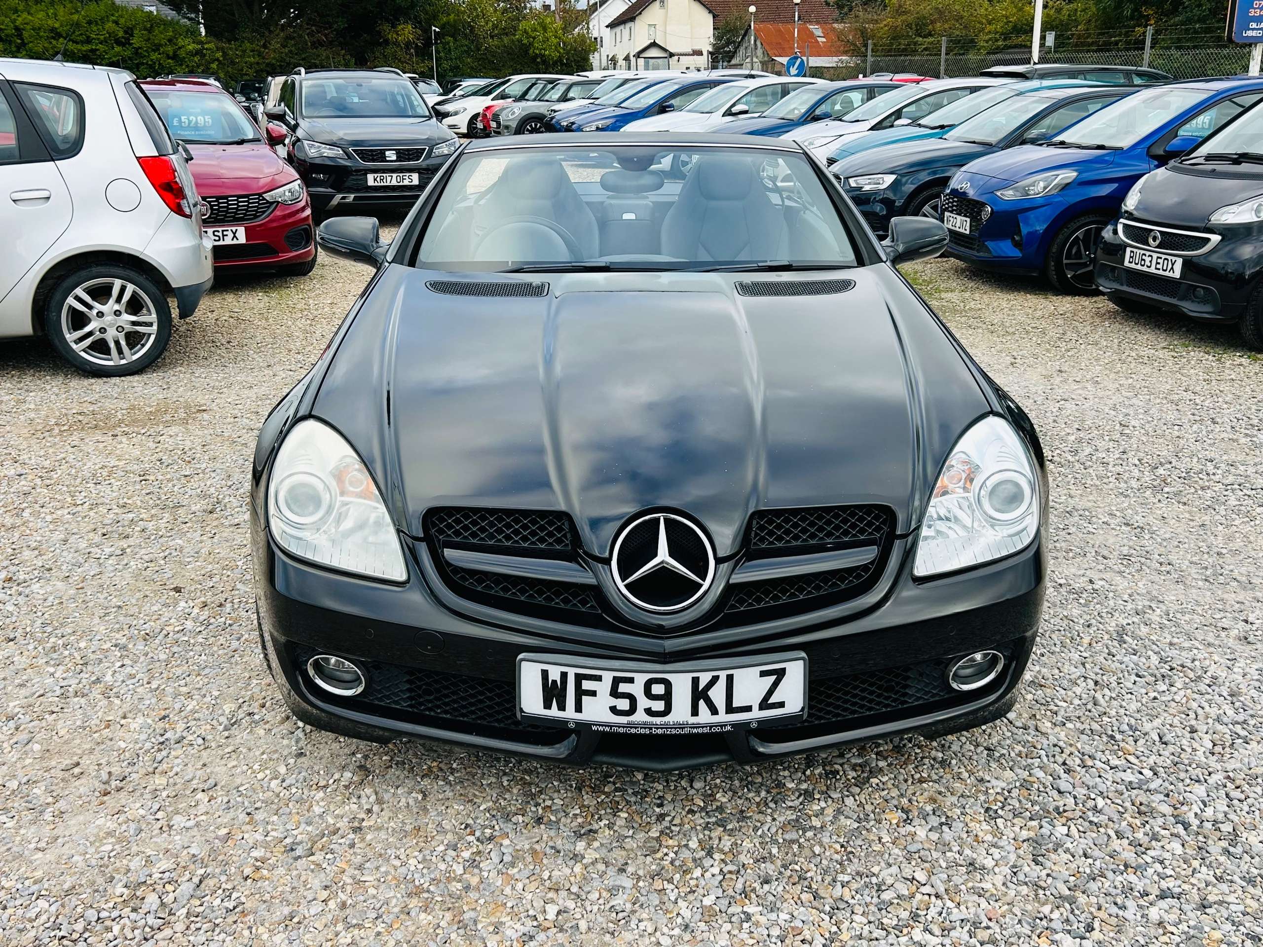 A 2009 MERCEDES-BENZ SLK 3.0 SLK300 Convertible 2dr Petrol G-Tronic Euro 5 (231 ps) A 2009 MERCEDES-BENZ SLK 3.0 SLK300 Convertible 2dr Petrol G-Tronic Euro 5 (231 ps)