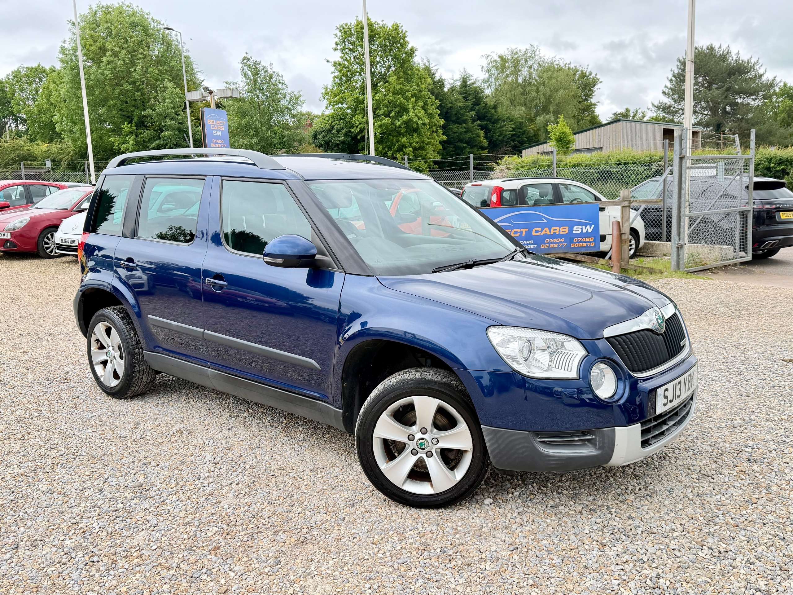 A 2013 SKODA YETI 1.6 TDI GreenLine II Elegance SUV 5dr Diesel Manual Euro 5 (s/s) (105 ps) A 2013 SKODA YETI 1.6 TDI GreenLine II Elegance SUV 5dr Diesel Manual Euro 5 (s/s) (105 ps)