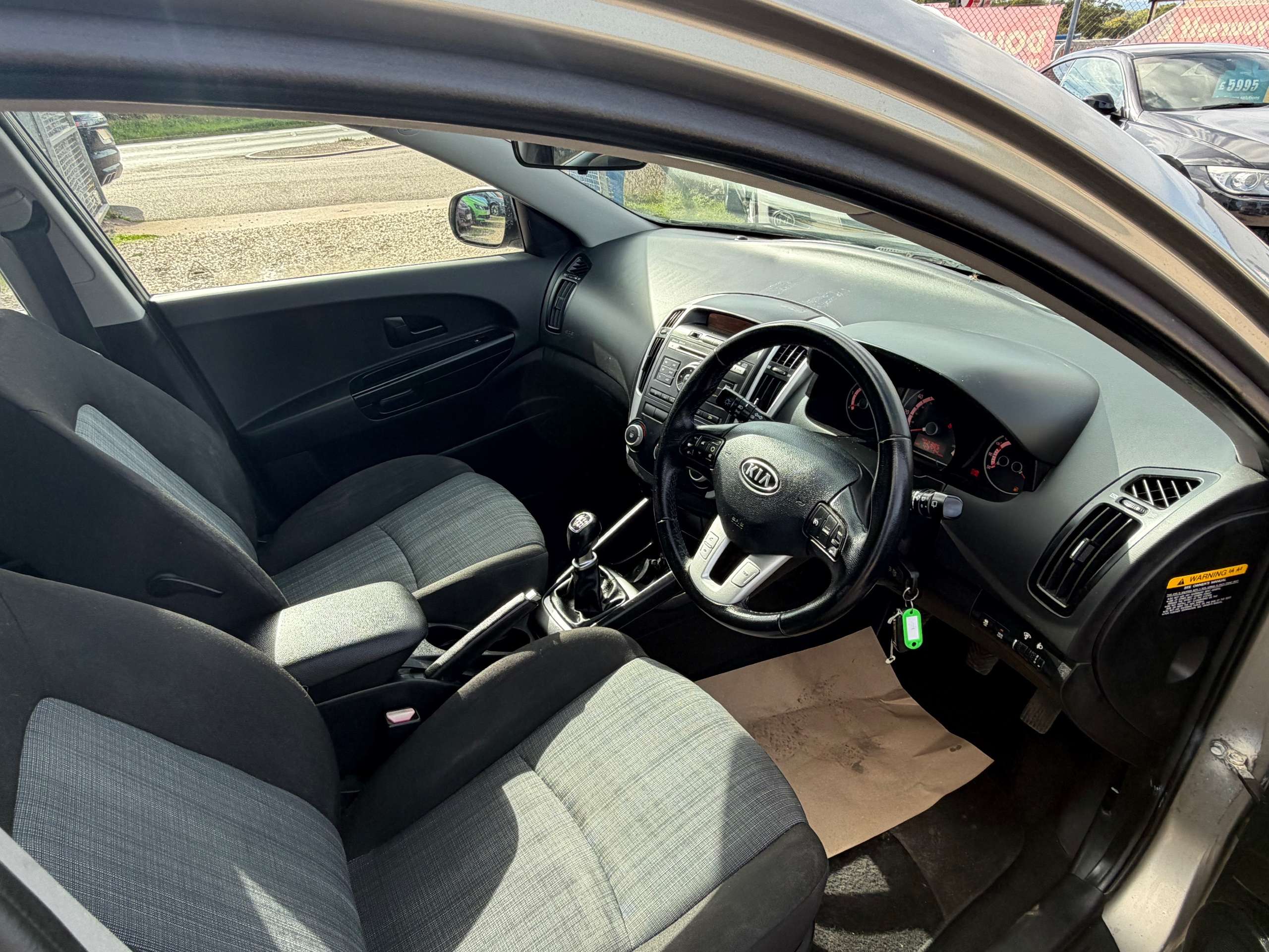 A 2012 KIA CEED 1.6 CRDi EcoDynamics 2 Hatchback 5dr Diesel Manual Euro 5 (s/s) (89 bhp) A 2012 KIA CEED 1.6 CRDi EcoDynamics 2 Hatchback 5dr Diesel Manual Euro 5 (s/s) (89 bhp)