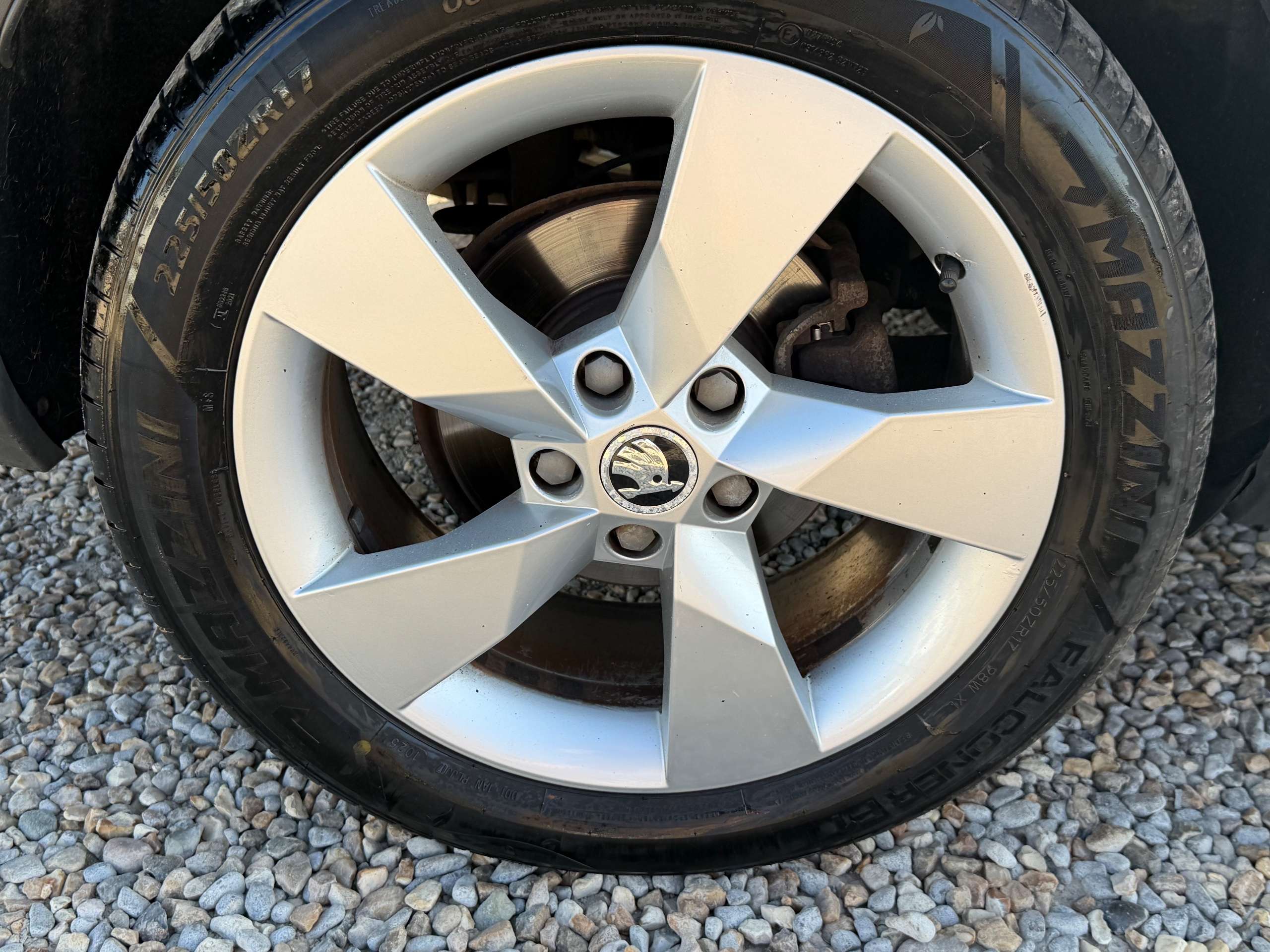 A 2017 SKODA OCTAVIA 2.0 TDI Scout Estate 5dr Diesel Manual 4WD Euro 6 (s/s) (150 ps) A 2017 SKODA OCTAVIA 2.0 TDI Scout Estate 5dr Diesel Manual 4WD Euro 6 (s/s) (150 ps)