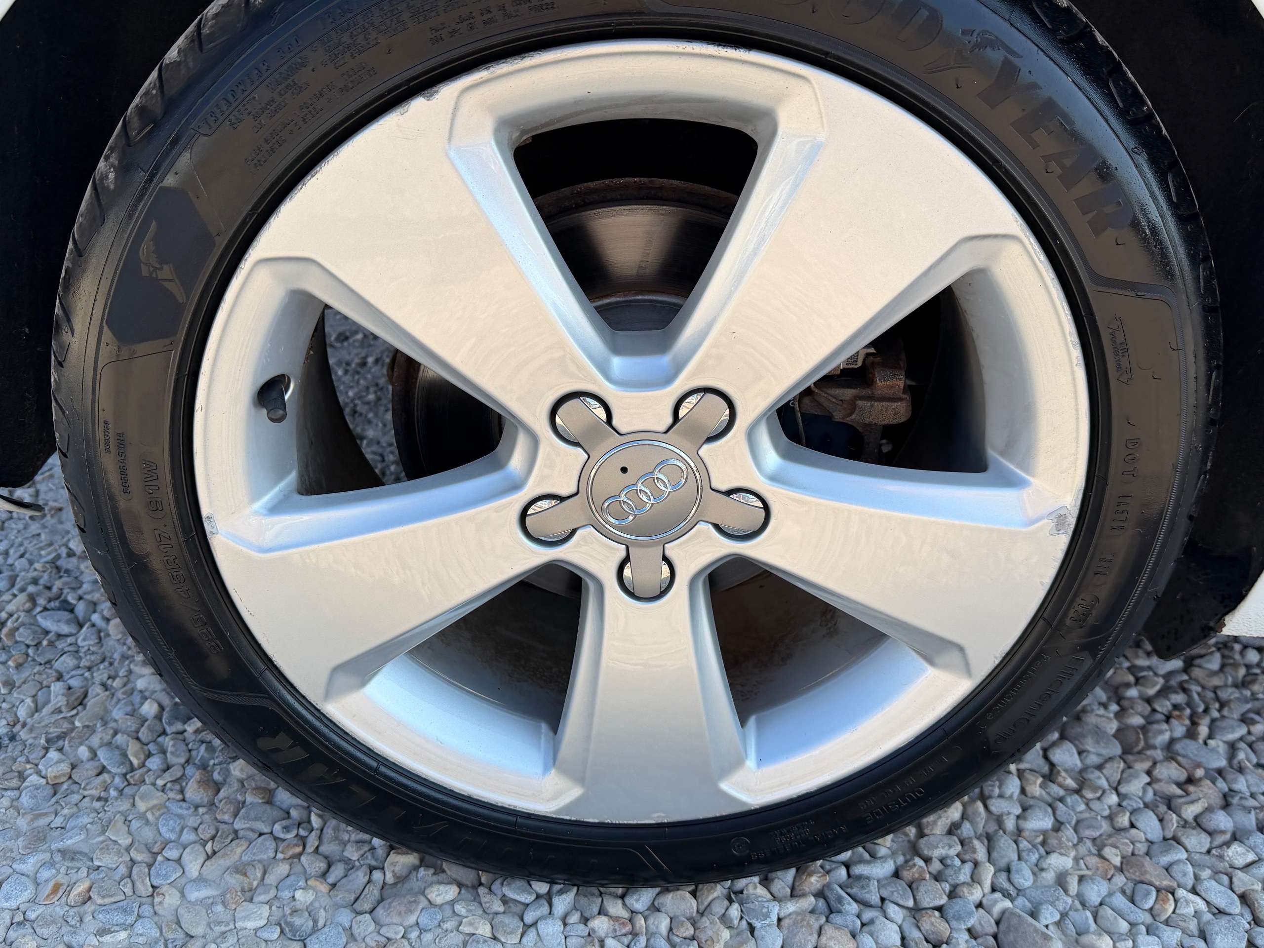 A 2013 AUDI A3 1.4 TFSI Sport Hatchback 3dr Petrol S Tronic Euro 5 (s/s) (122 ps) A 2013 AUDI A3 1.4 TFSI Sport Hatchback 3dr Petrol S Tronic Euro 5 (s/s) (122 ps)
