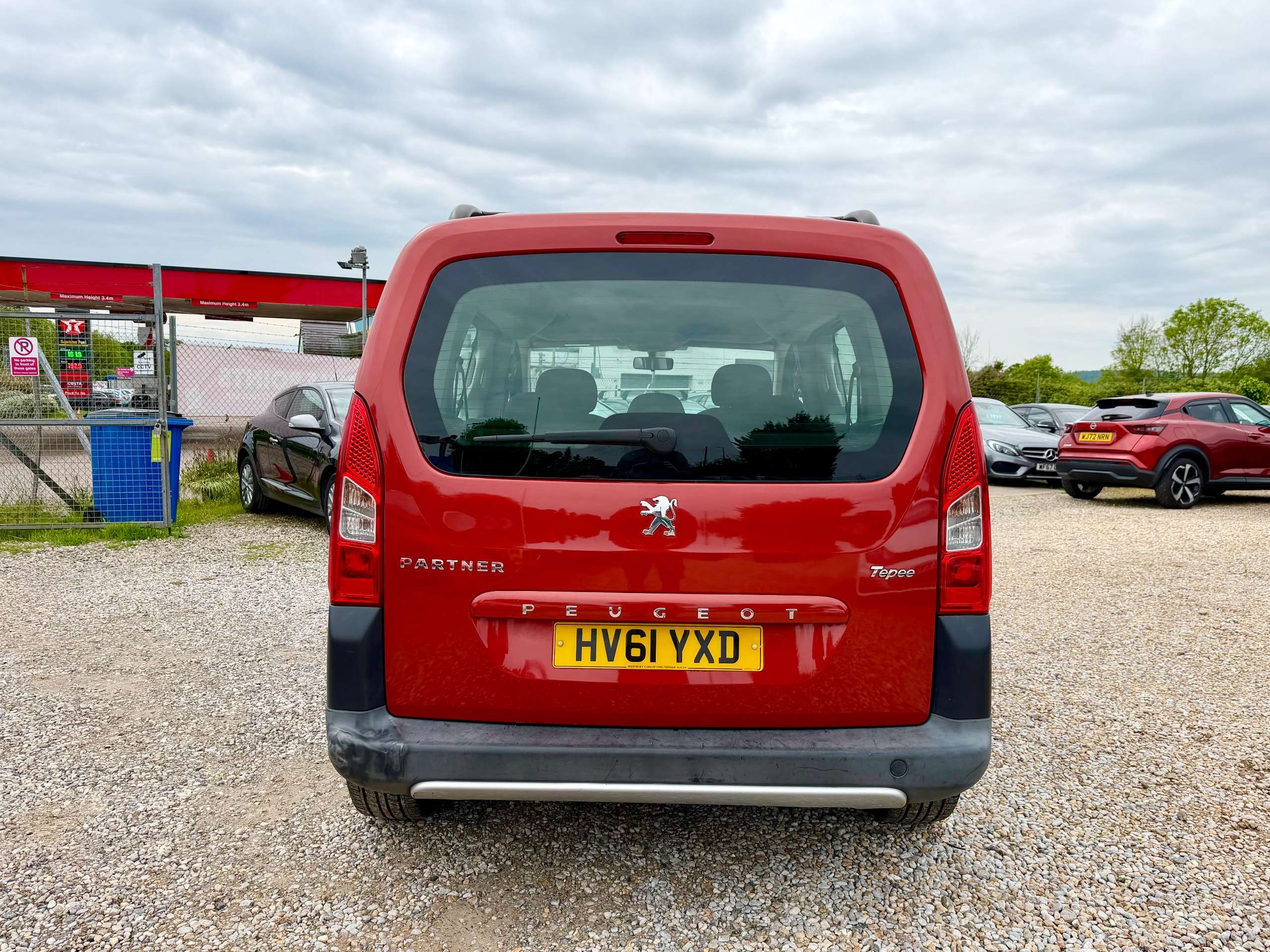 2011 PEUGEOT PARTNER TEPEE 2011 PEUGEOT PARTNER TEPEE