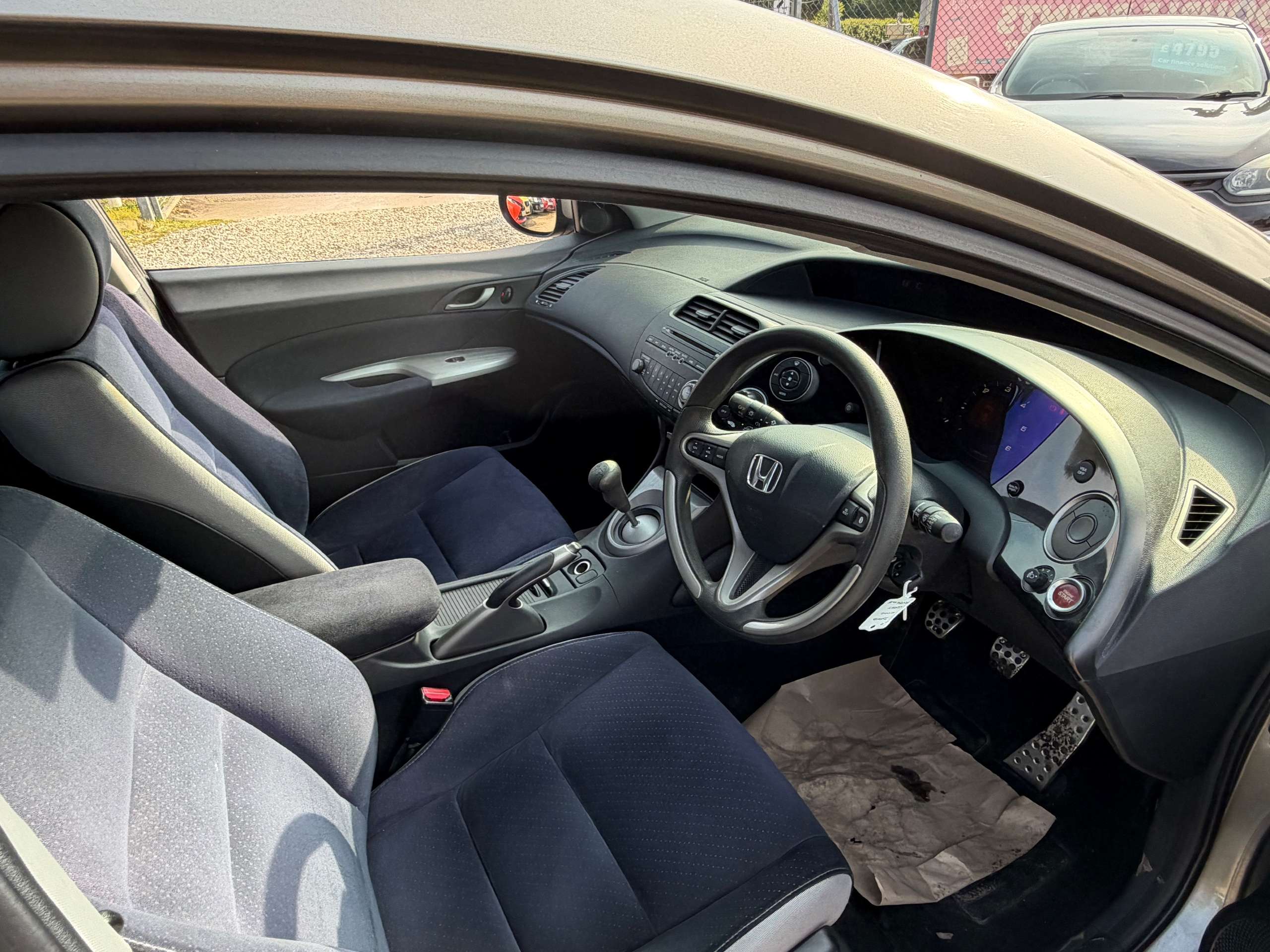 A 2006 HONDA CIVIC 2.2 i-CTDi SE Hatchback 5dr Diesel Manual (135 g/km, 138 bhp) A 2006 HONDA CIVIC 2.2 i-CTDi SE Hatchback 5dr Diesel Manual (135 g/km, 138 bhp)
