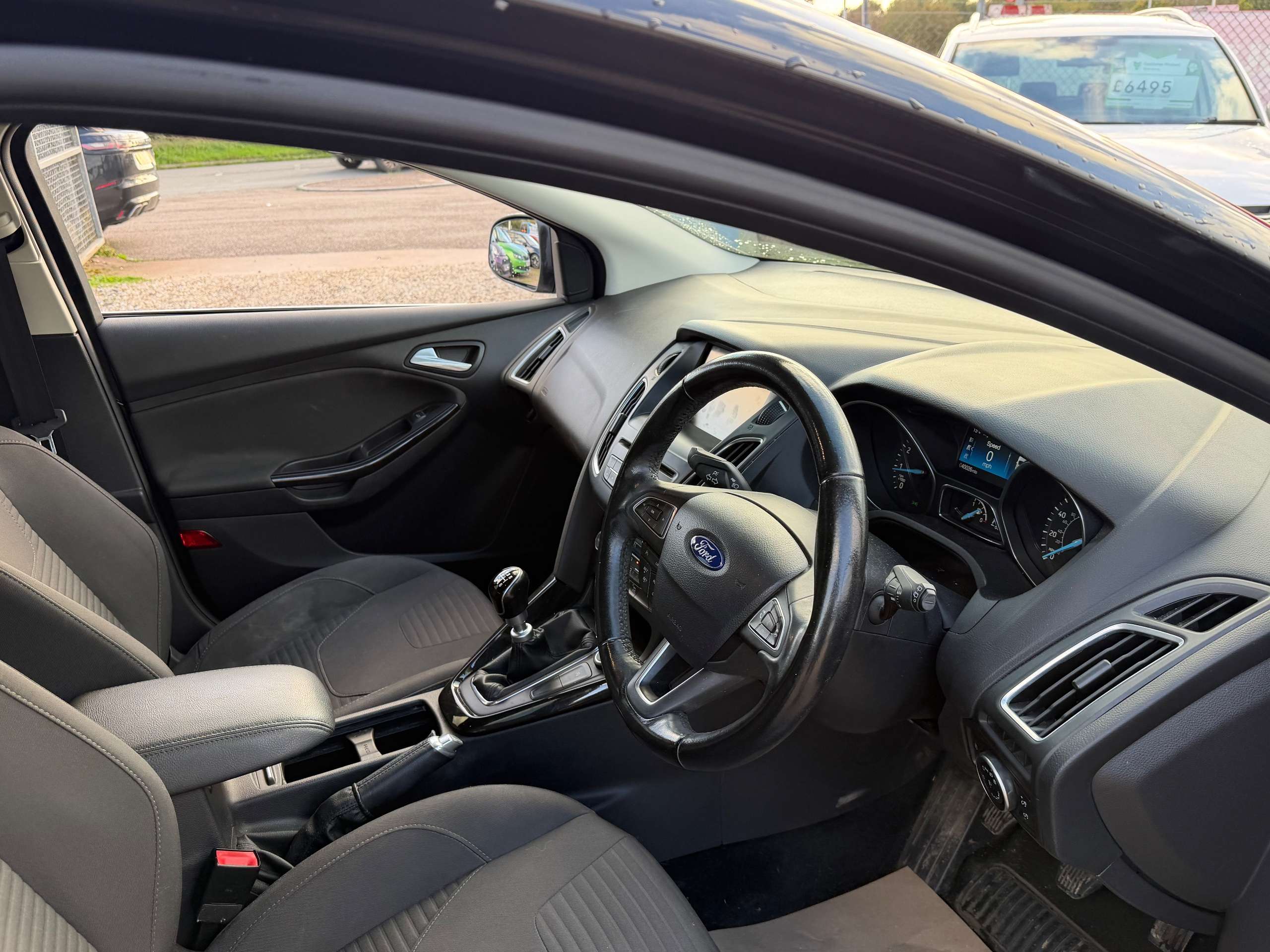 A 2014 FORD FOCUS 1.0T EcoBoost Titanium Hatchback 5dr Petrol Manual Euro 6 (s/s) (125 ps) A 2014 FORD FOCUS 1.0T EcoBoost Titanium Hatchback 5dr Petrol Manual Euro 6 (s/s) (125 ps)
