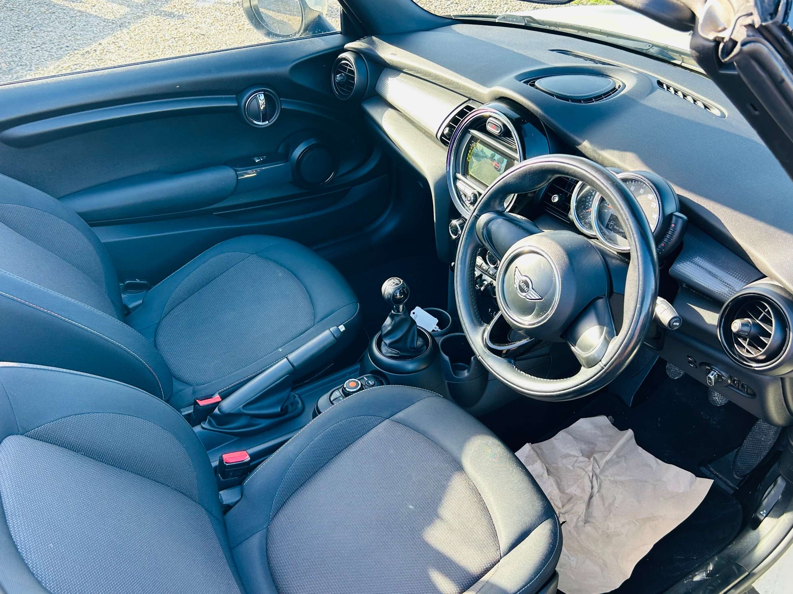 A 2017 MINI CONVERTIBLE 1.5 Cooper Convertible 2dr Petrol Manual Euro 6 (s/s) (136 ps) A 2017 MINI CONVERTIBLE 1.5 Cooper Convertible 2dr Petrol Manual Euro 6 (s/s) (136 ps)