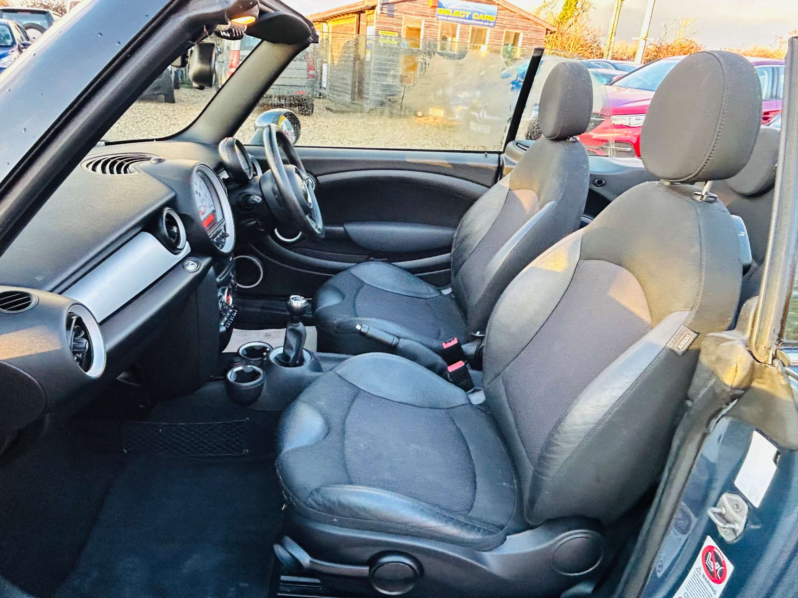 2010 MINI CONVERTIBLE 2010 MINI CONVERTIBLE