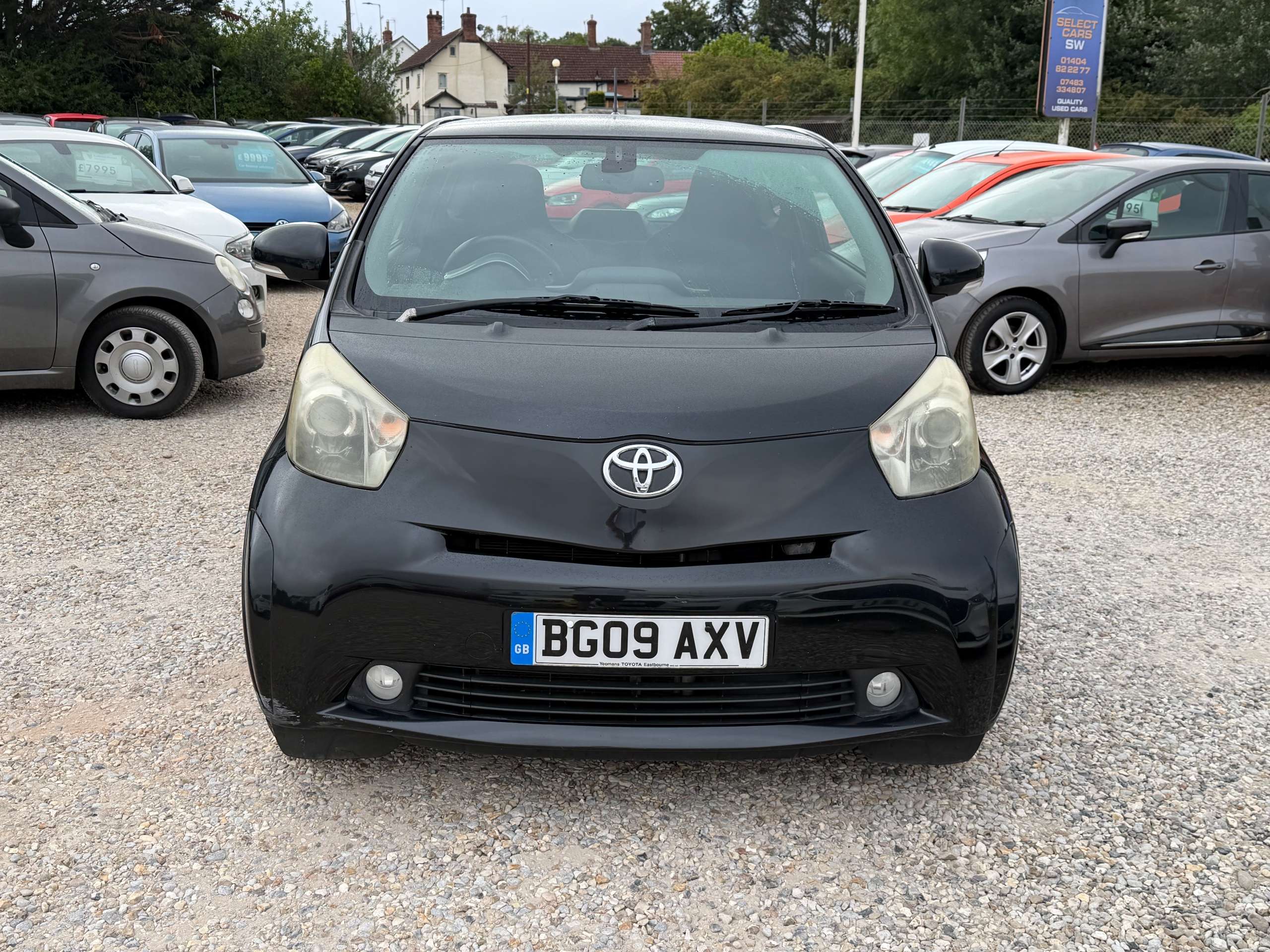 A 2009 TOYOTA IQ 1.0 VVT-i 2 Hatchback 3dr Petrol Manual Euro 4 (68 bhp) A 2009 TOYOTA IQ 1.0 VVT-i 2 Hatchback 3dr Petrol Manual Euro 4 (68 bhp)