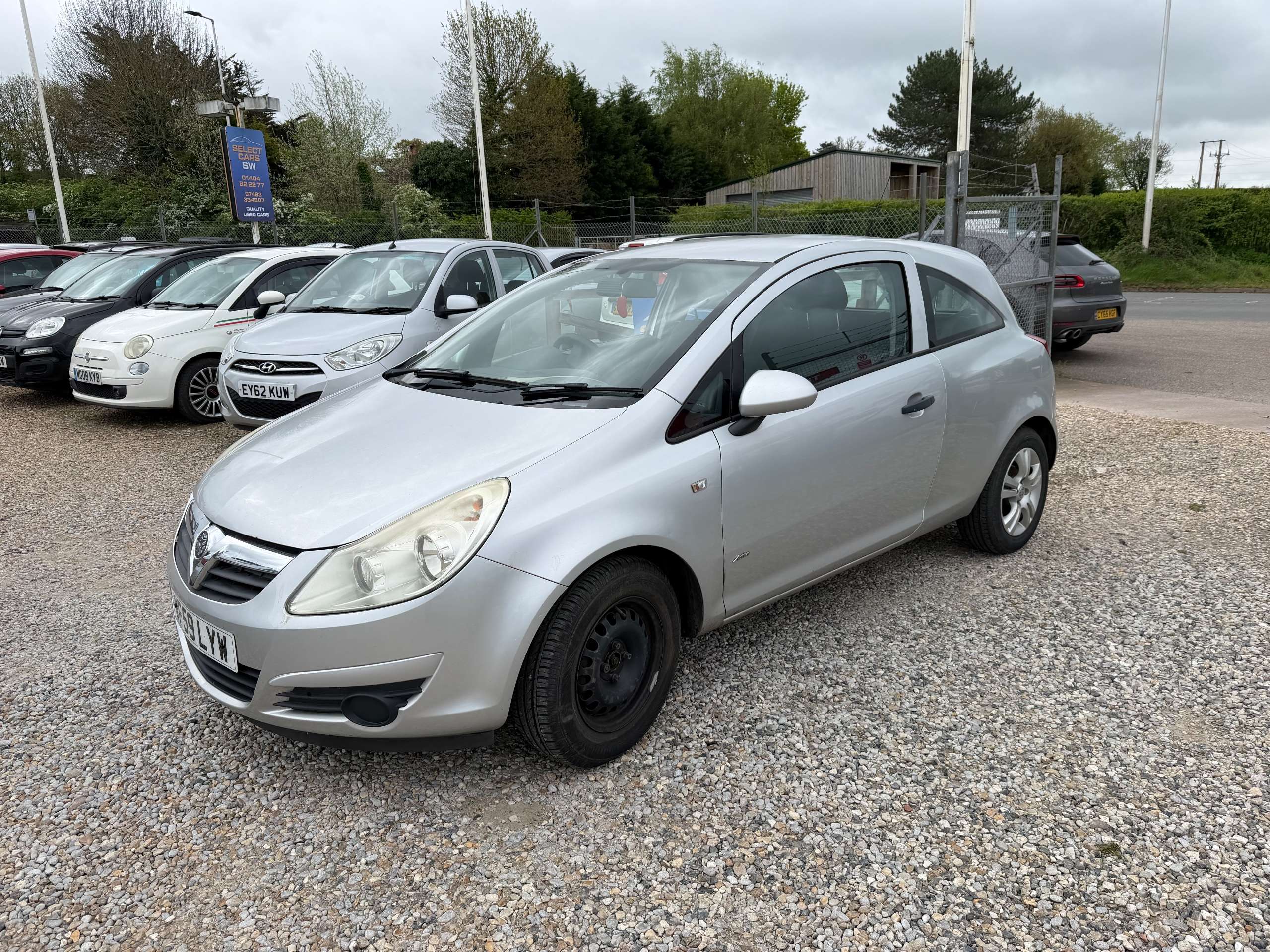 A 2009 VAUXHALL CORSA 1.2i 16v Active Hatchback 3dr Petrol Manual (139 g/km, 79 bhp) A 2009 VAUXHALL CORSA 1.2i 16v Active Hatchback 3dr Petrol Manual (139 g/km, 79 bhp)