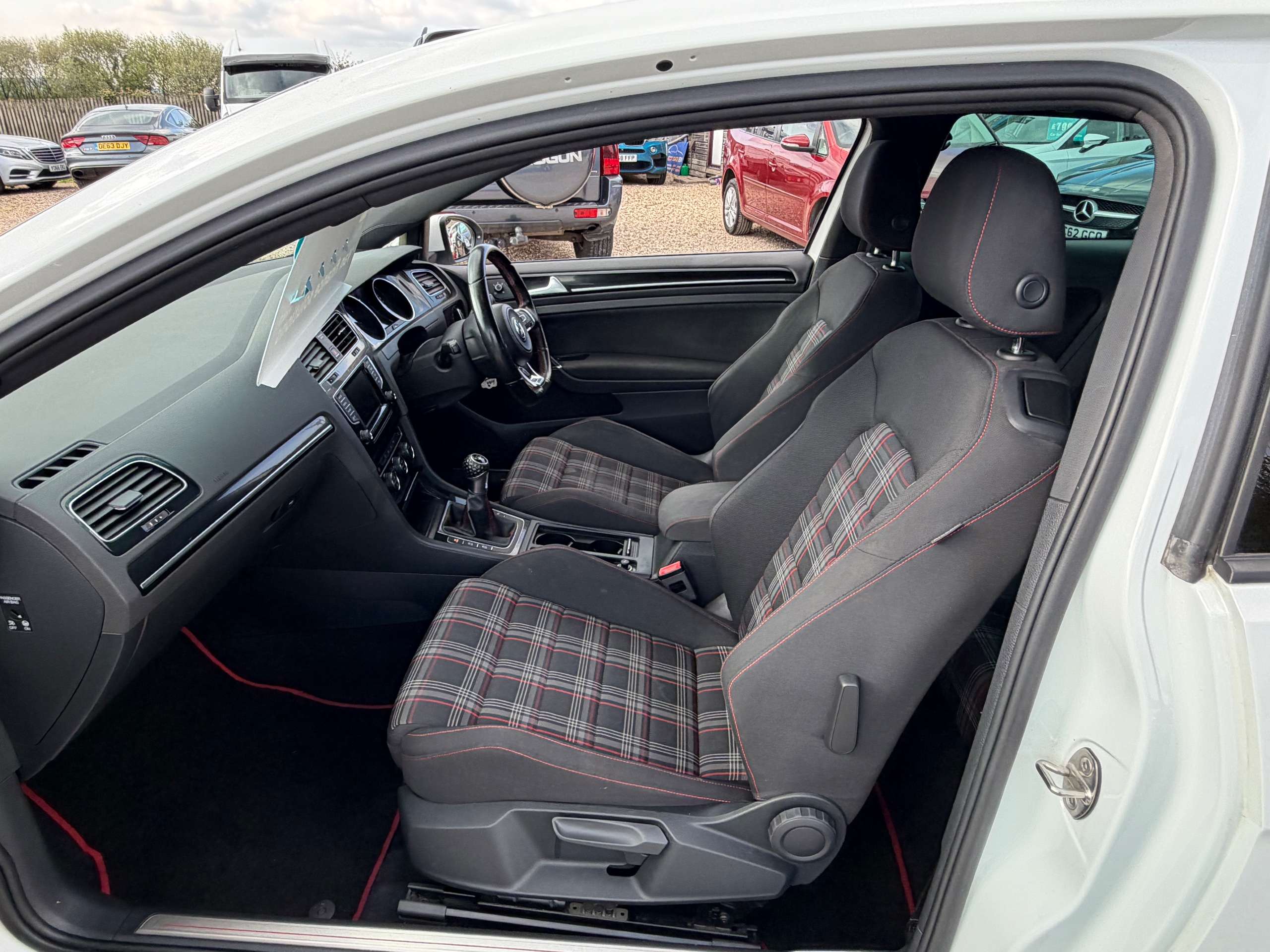 2015 VOLKSWAGEN GOLF 2015 VOLKSWAGEN GOLF