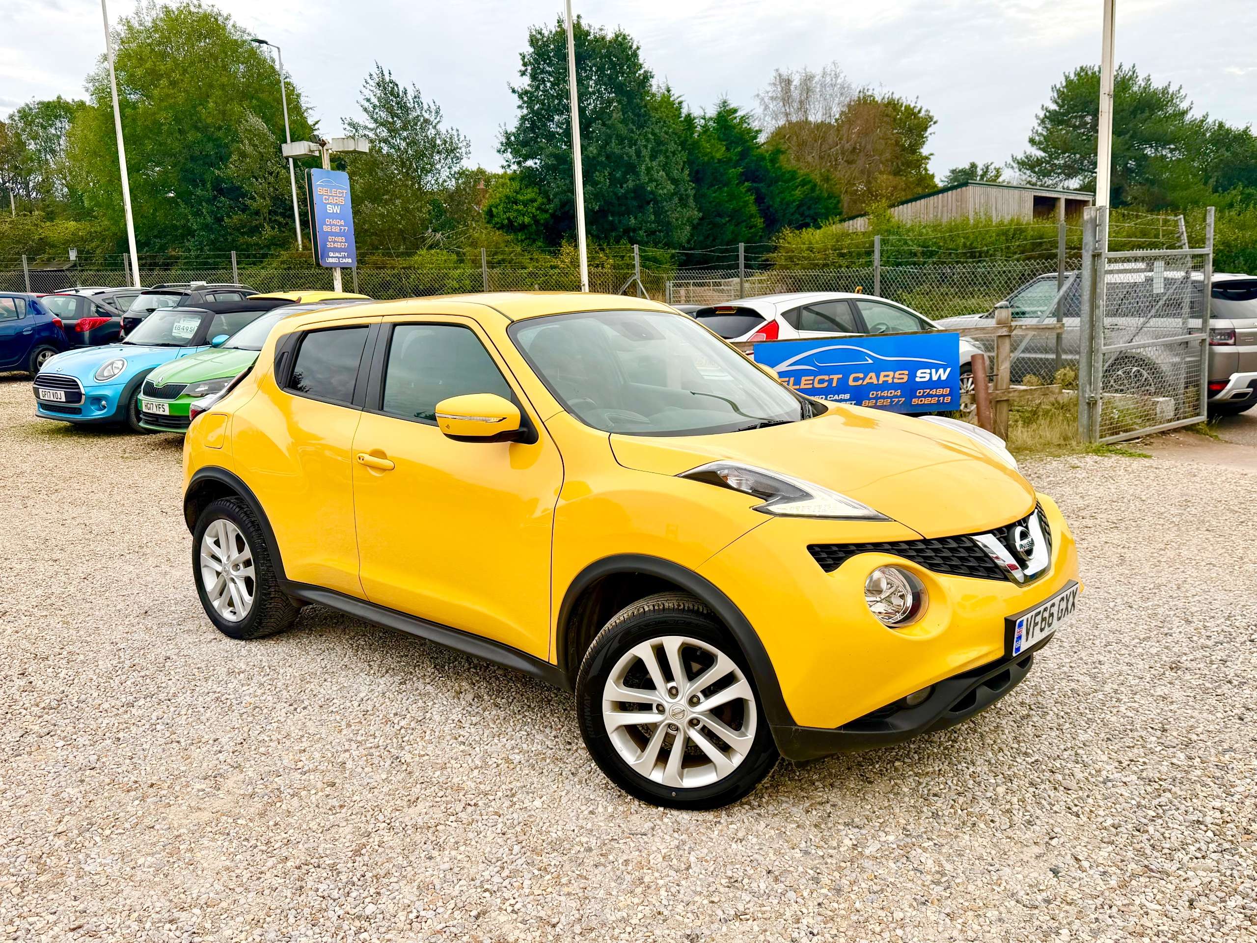 A 2017 NISSAN JUKE 1.5 dCi N-Connecta SUV 5dr Diesel Manual Euro 6 (s/s) (110 ps) A 2017 NISSAN JUKE 1.5 dCi N-Connecta SUV 5dr Diesel Manual Euro 6 (s/s) (110 ps)