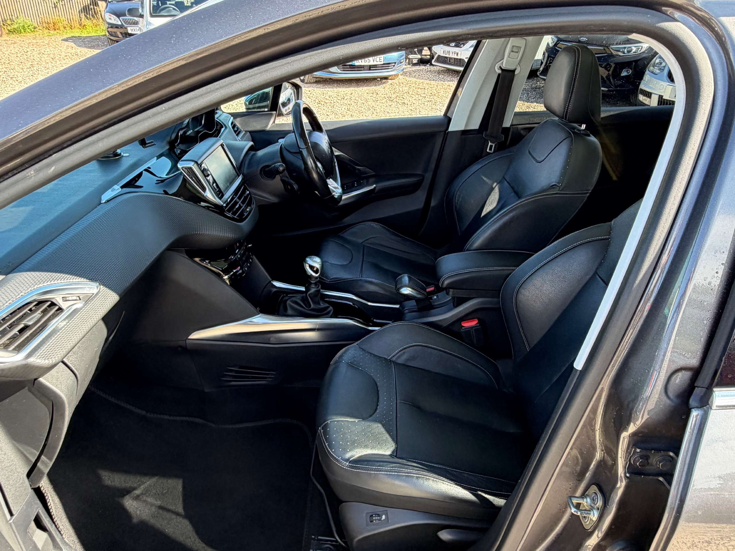 2014 PEUGEOT 2008 2014 PEUGEOT 2008