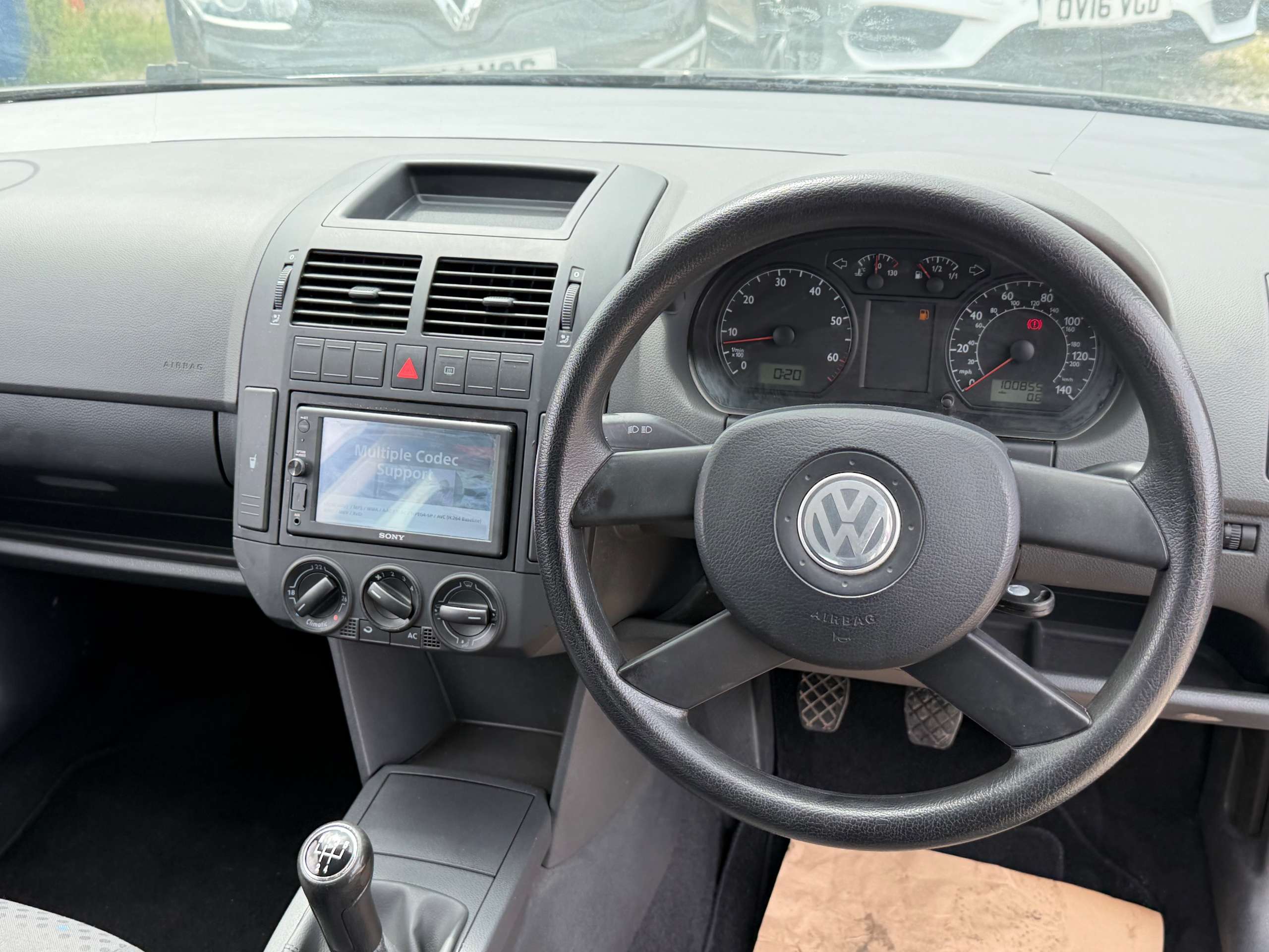A 2005 VOLKSWAGEN POLO 1.2 Twist Hatchback 3dr Petrol Manual (144 g/km, 65 bhp) A 2005 VOLKSWAGEN POLO 1.2 Twist Hatchback 3dr Petrol Manual (144 g/km, 65 bhp)