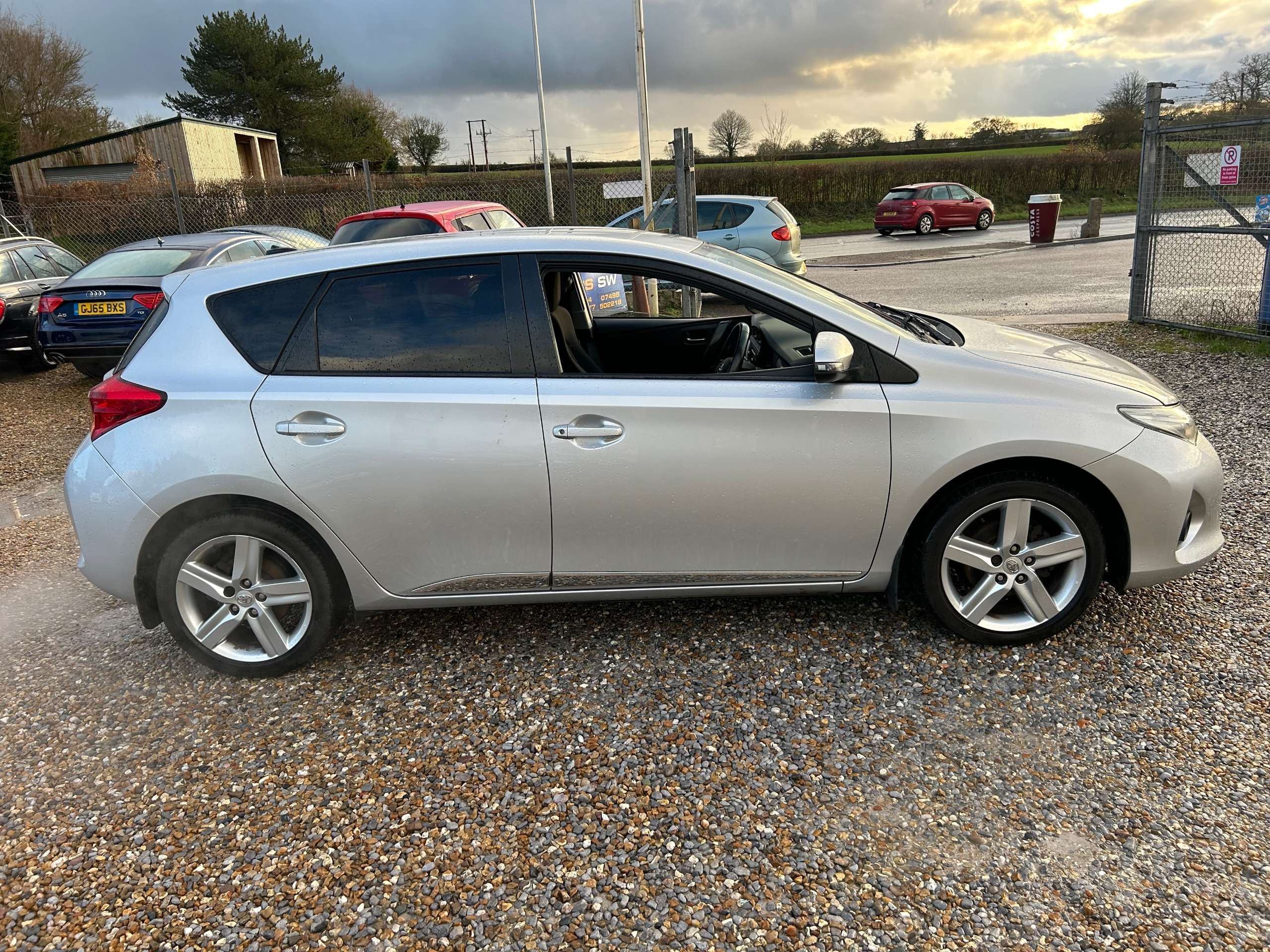 2012 TOYOTA AURIS 2012 TOYOTA AURIS