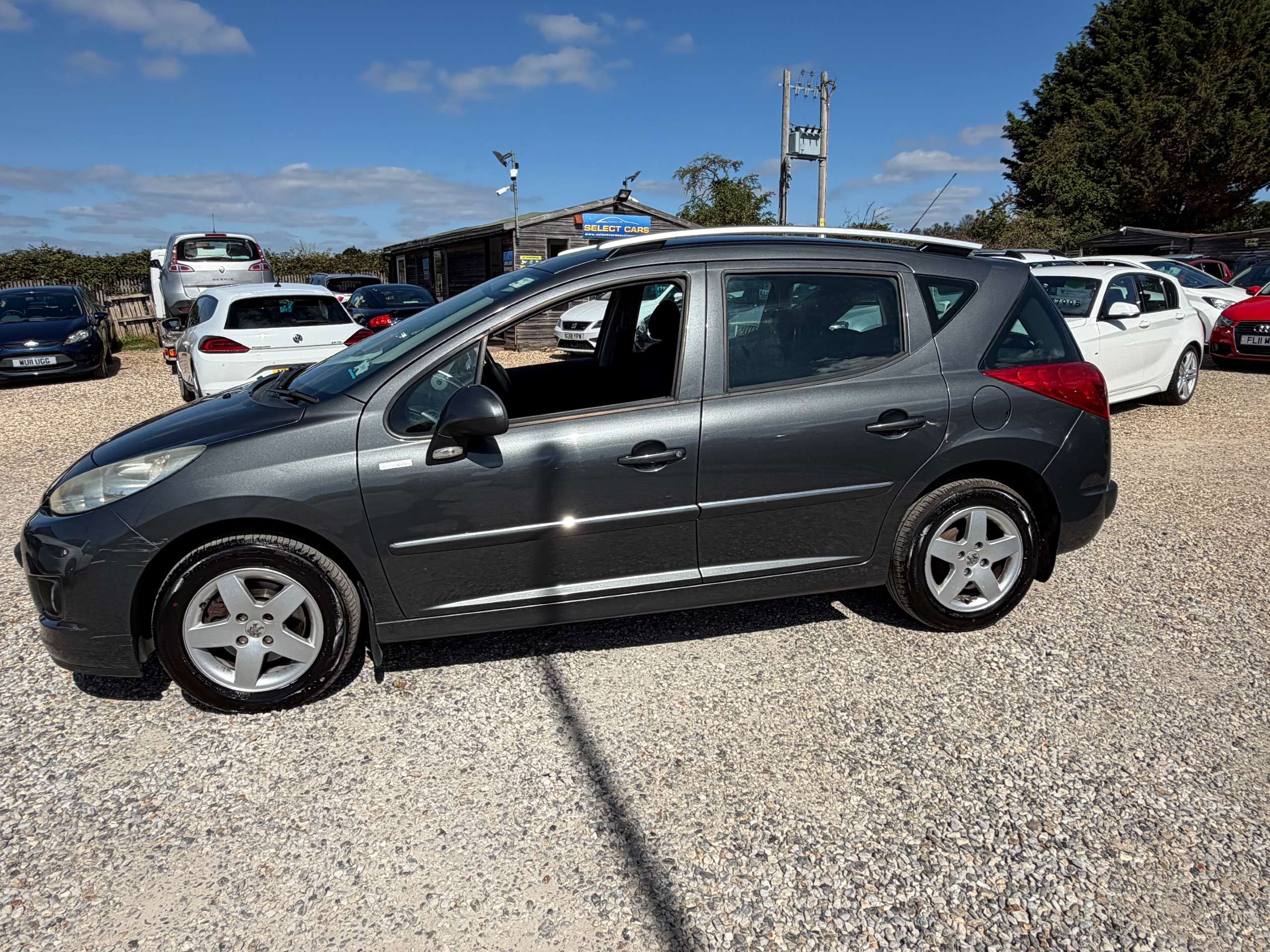 2011 PEUGEOT 207 SW 2011 PEUGEOT 207 SW