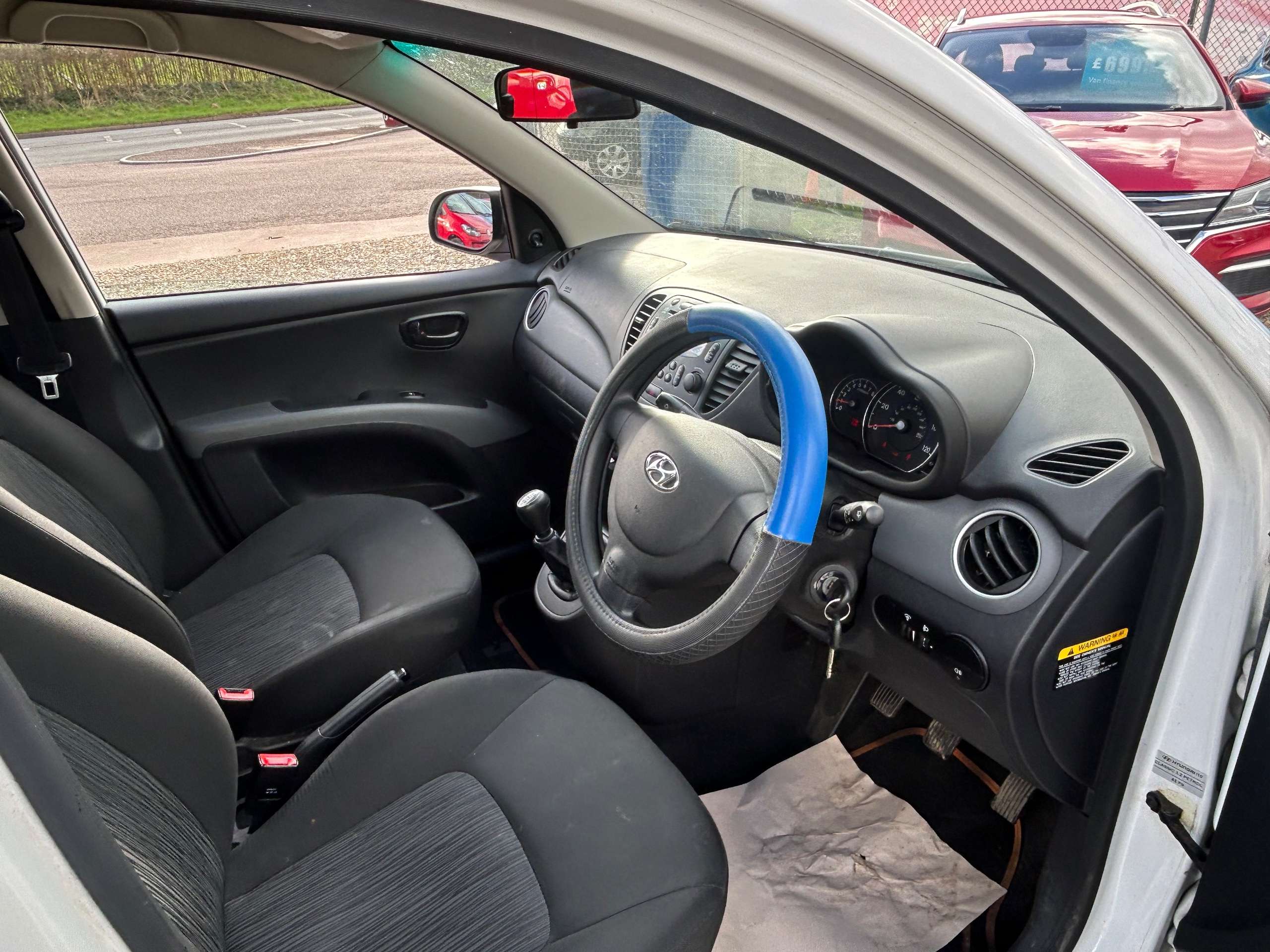 A 2013 HYUNDAI I10 1.2 Classic Hatchback 5dr Petrol Manual Euro 5 (85 bhp) A 2013 HYUNDAI I10 1.2 Classic Hatchback 5dr Petrol Manual Euro 5 (85 bhp)