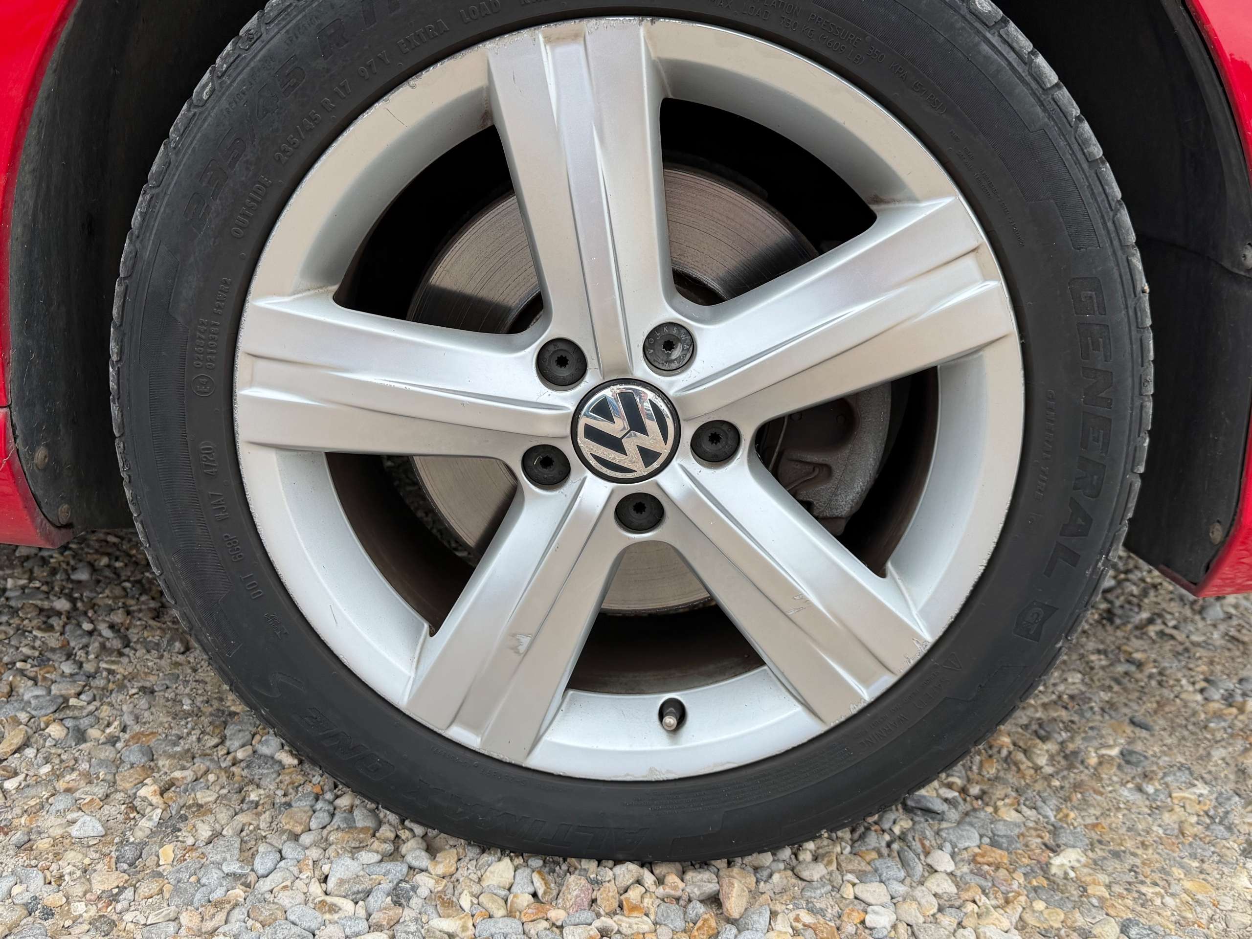 A 2012 VOLKSWAGEN PASSAT 2.0 TDI BlueMotion Tech SE Estate 5dr Diesel Manual Euro 5 (s/s) (140 ps) A 2012 VOLKSWAGEN PASSAT 2.0 TDI BlueMotion Tech SE Estate 5dr Diesel Manual Euro 5 (s/s) (140 ps)