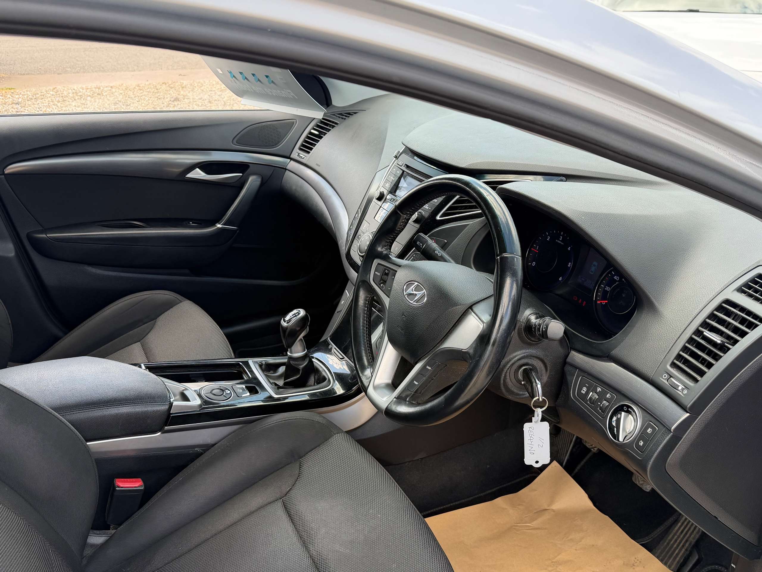 A 2014 HYUNDAI I40 1.7 CRDi Blue Drive Active Estate 5dr Diesel Manual Euro 5 (s/s) (136 ps) A 2014 HYUNDAI I40 1.7 CRDi Blue Drive Active Estate 5dr Diesel Manual Euro 5 (s/s) (136 ps)